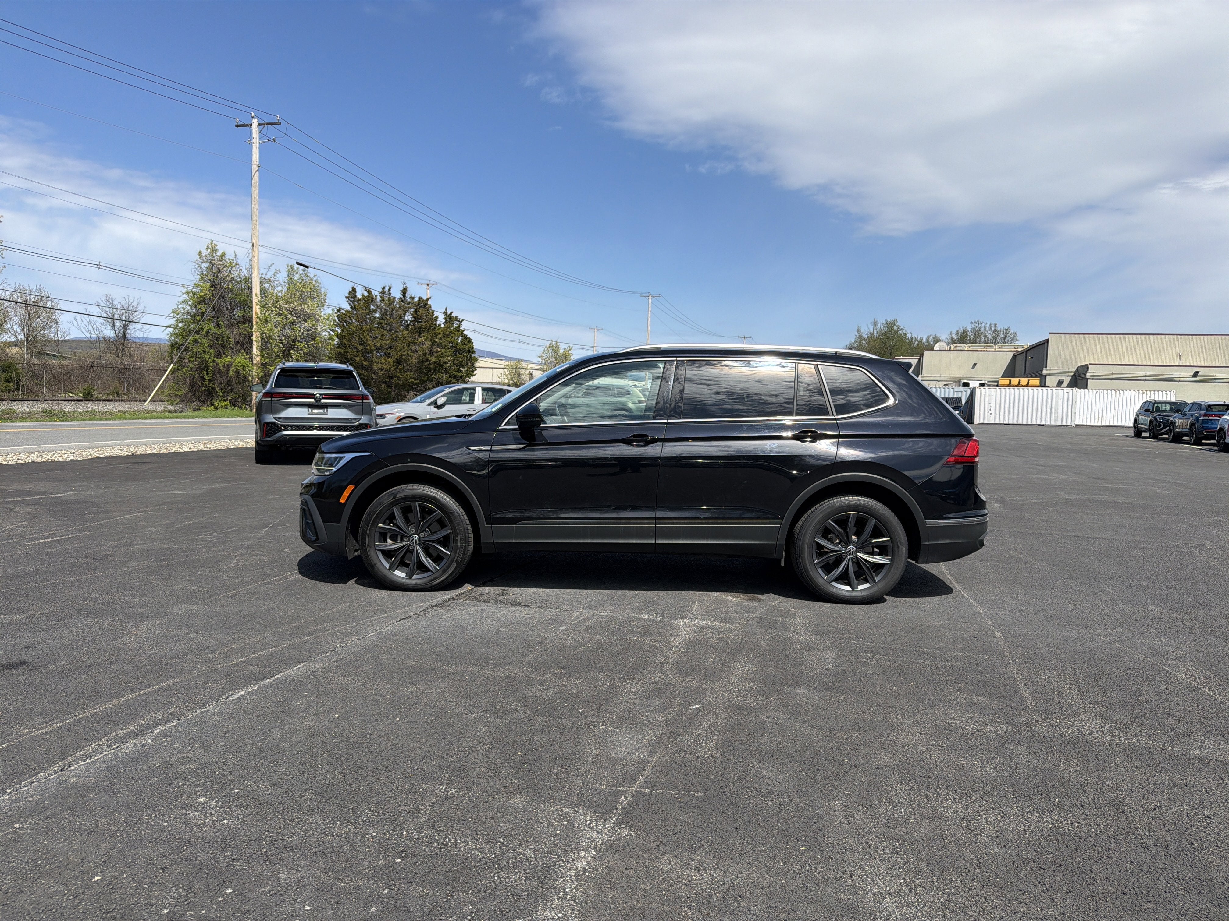 2023 Volkswagen Tiguan 2.0T SE