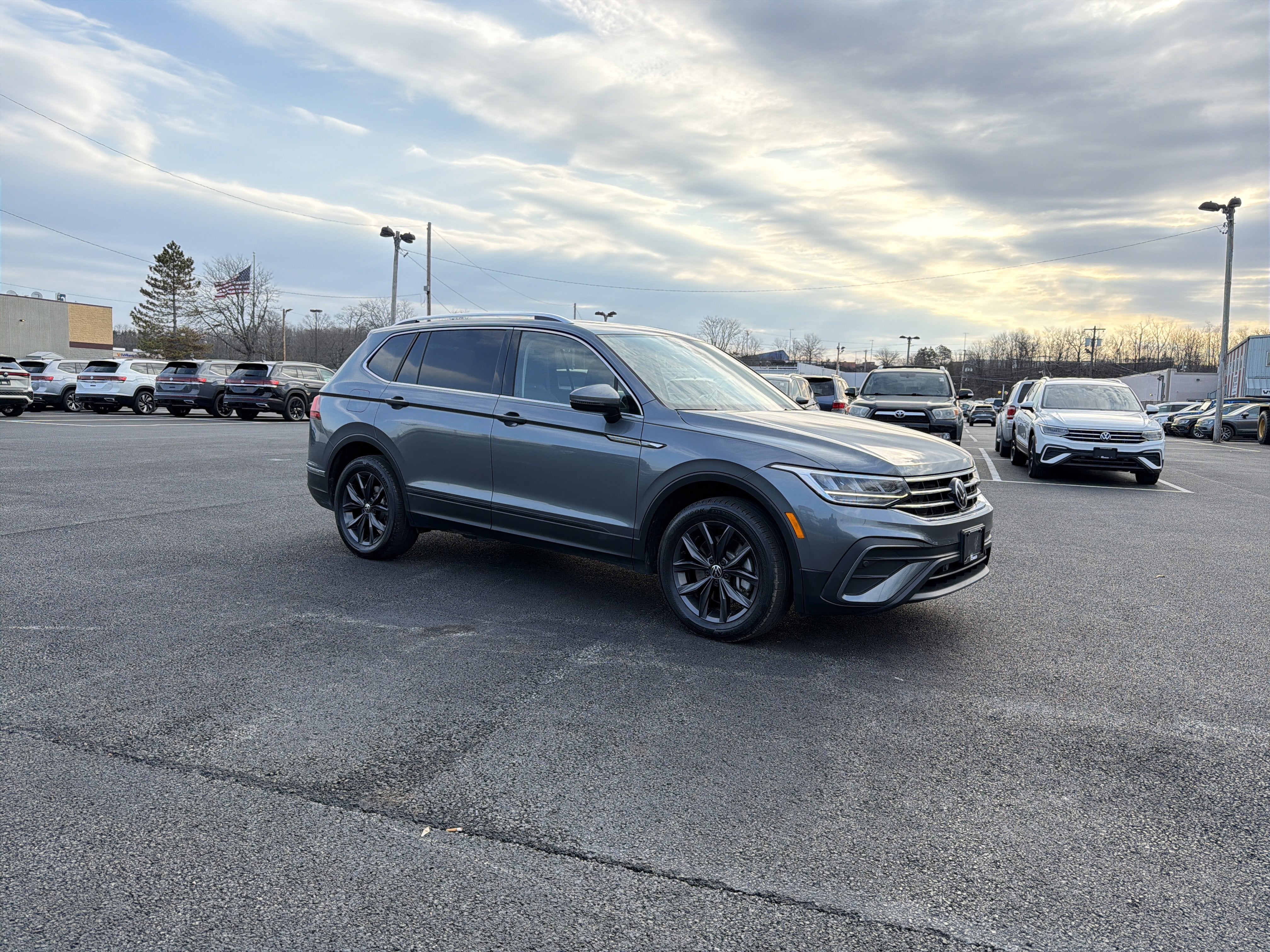 2023 Volkswagen Tiguan 2.0T SE