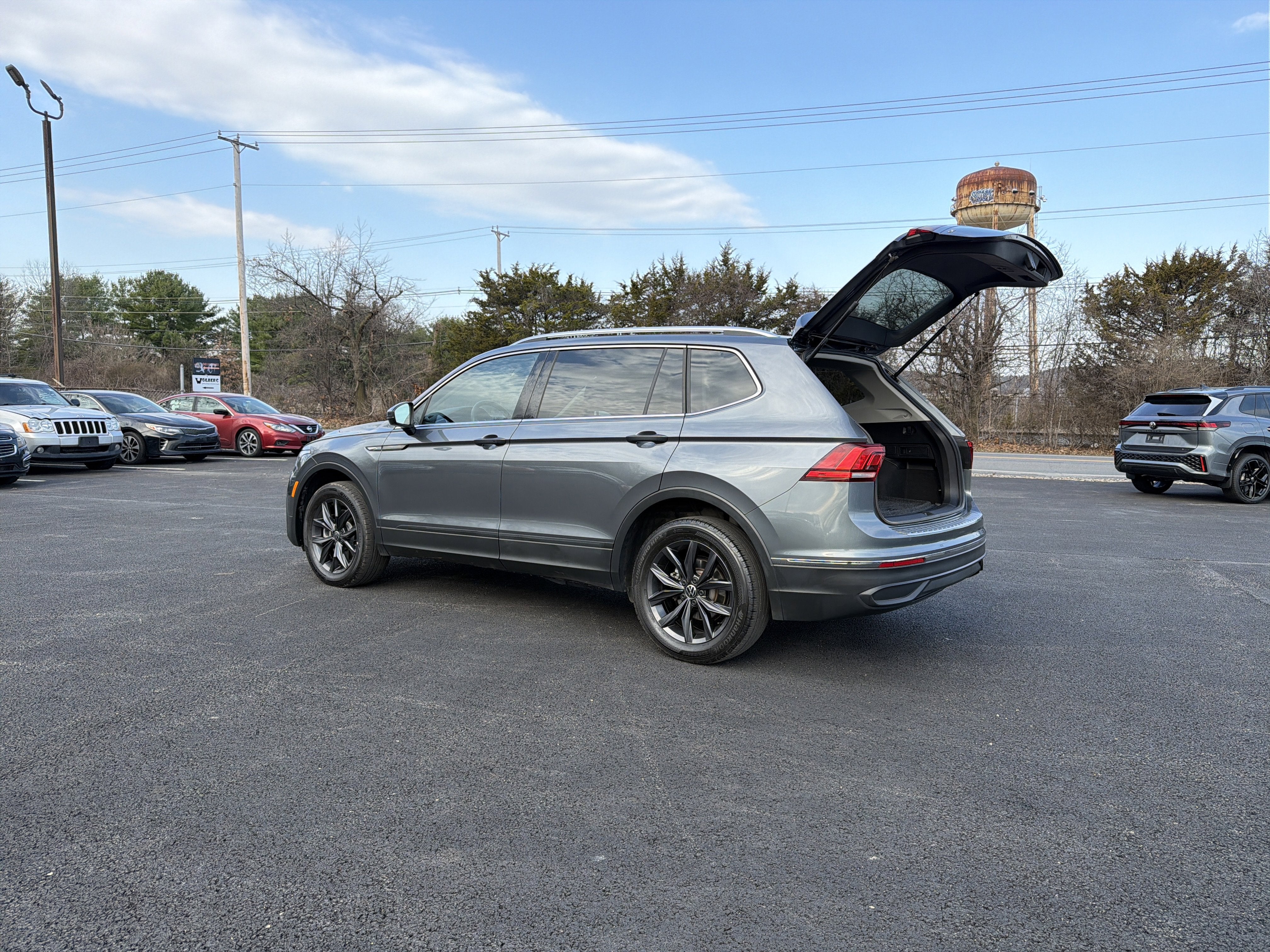 2023 Volkswagen Tiguan 2.0T SE
