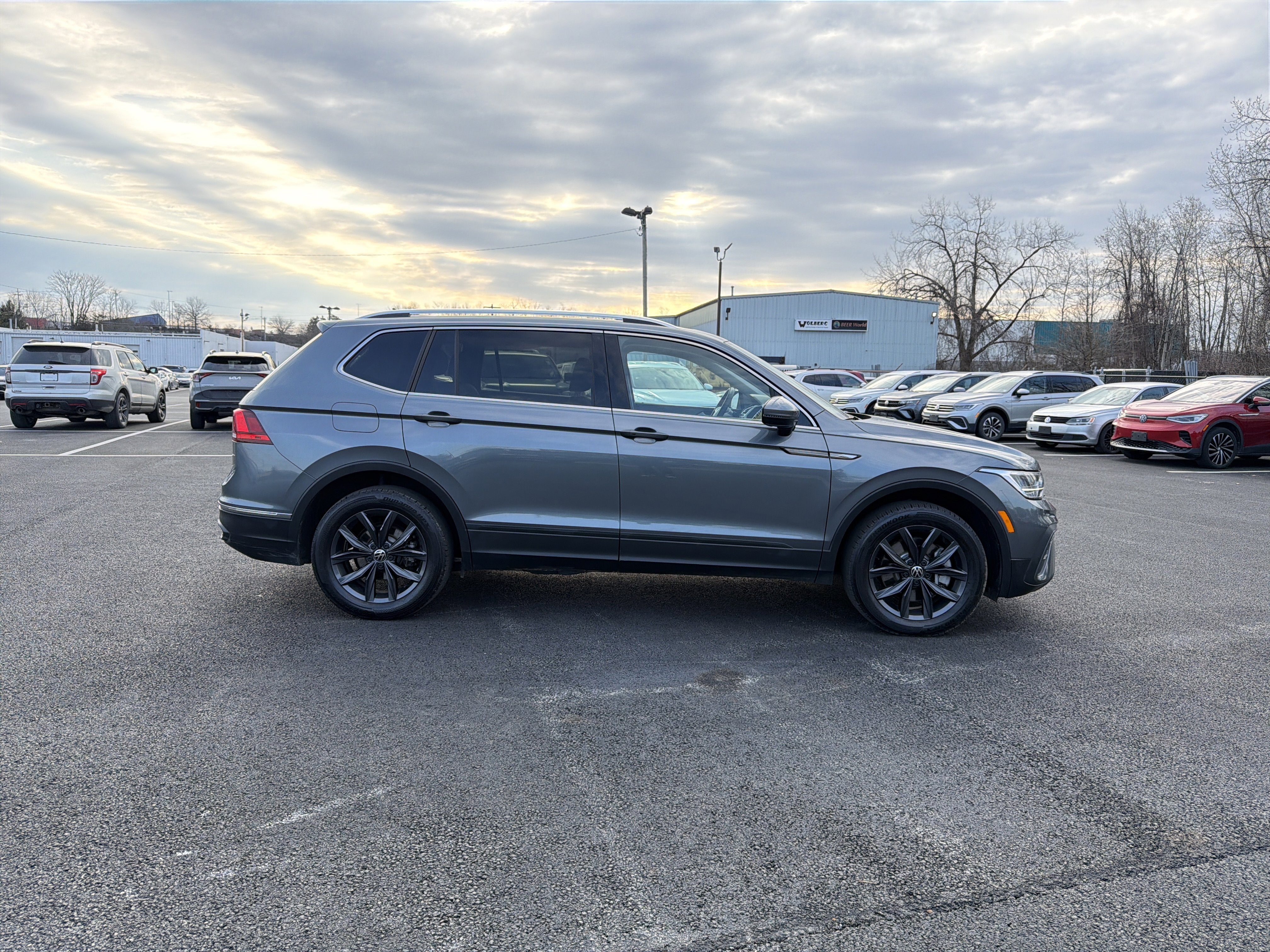 2023 Volkswagen Tiguan 2.0T SE