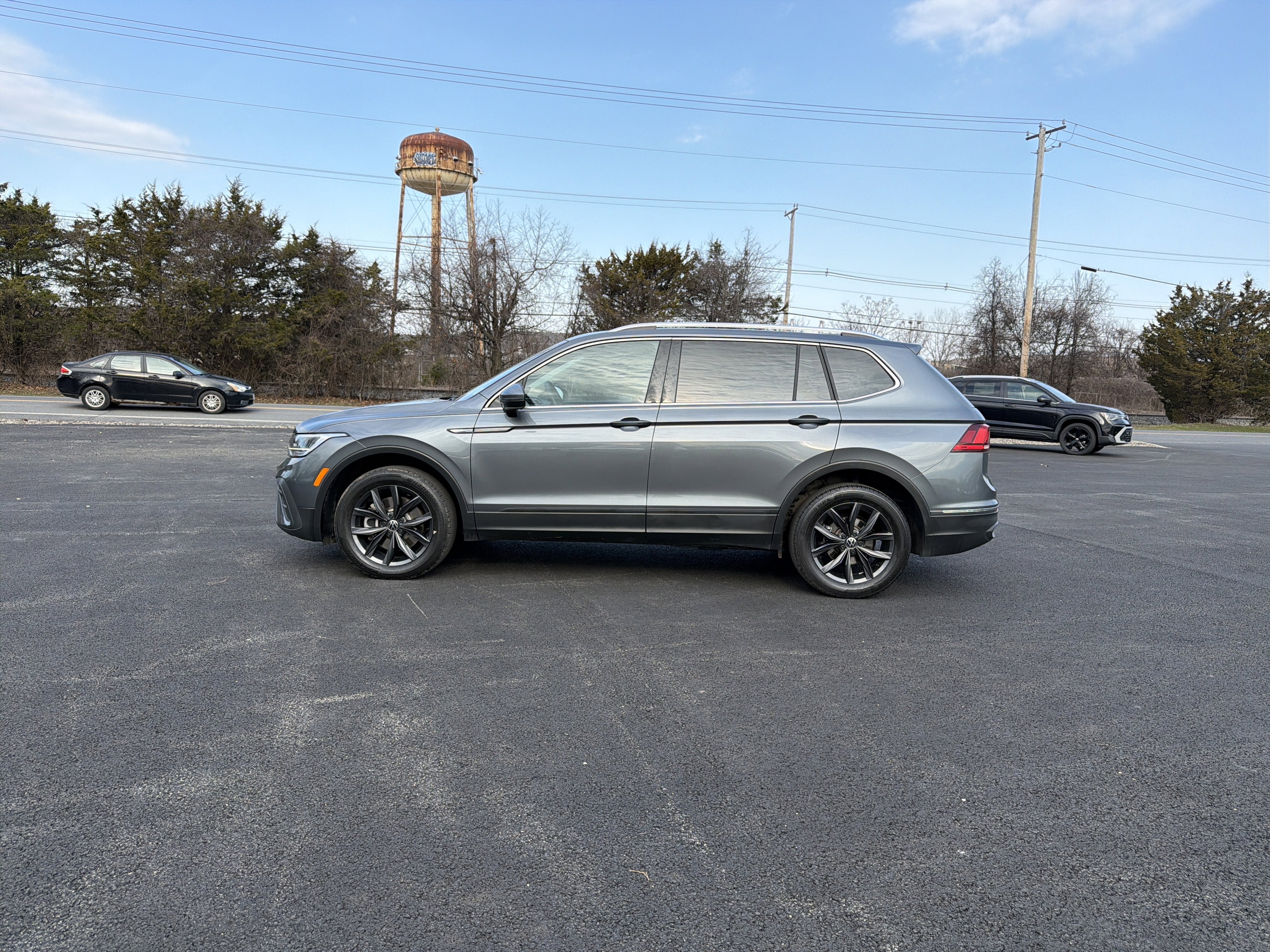 2023 Volkswagen Tiguan 2.0T SE