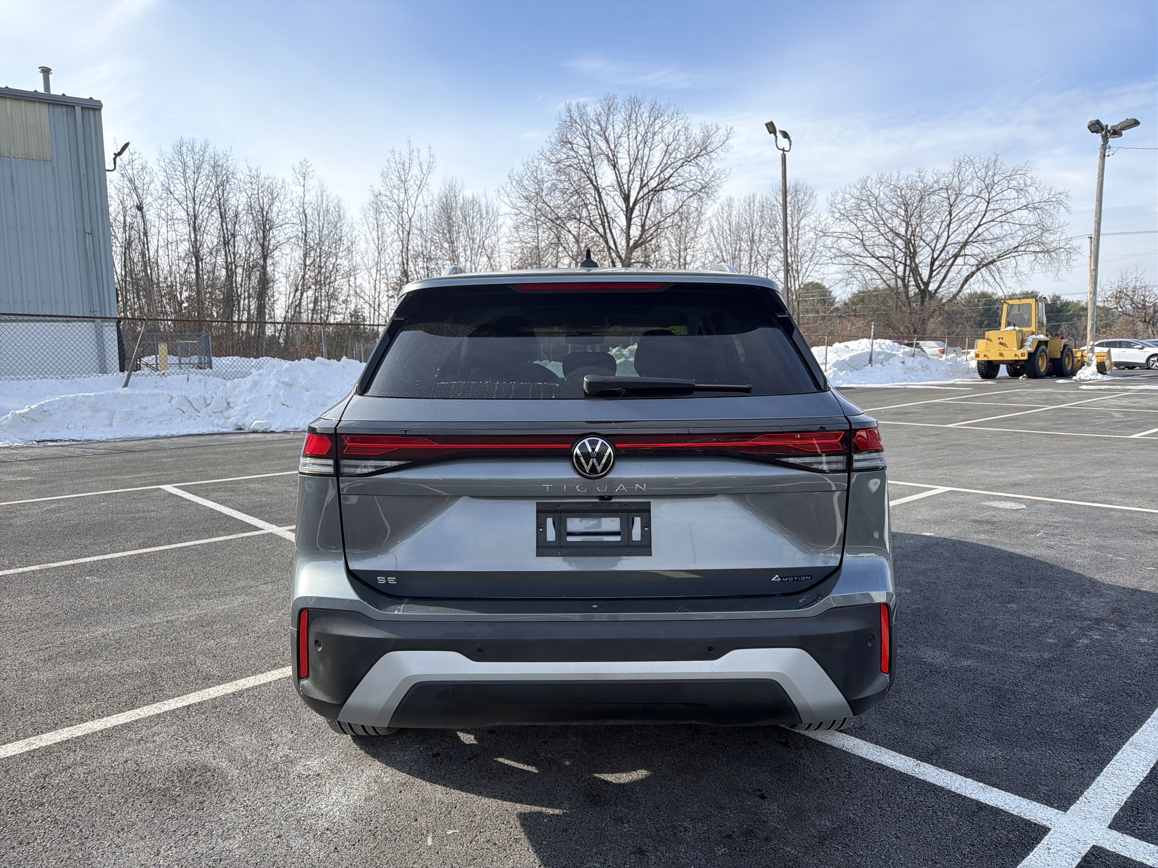 2025 Volkswagen Tiguan 2.0T SE