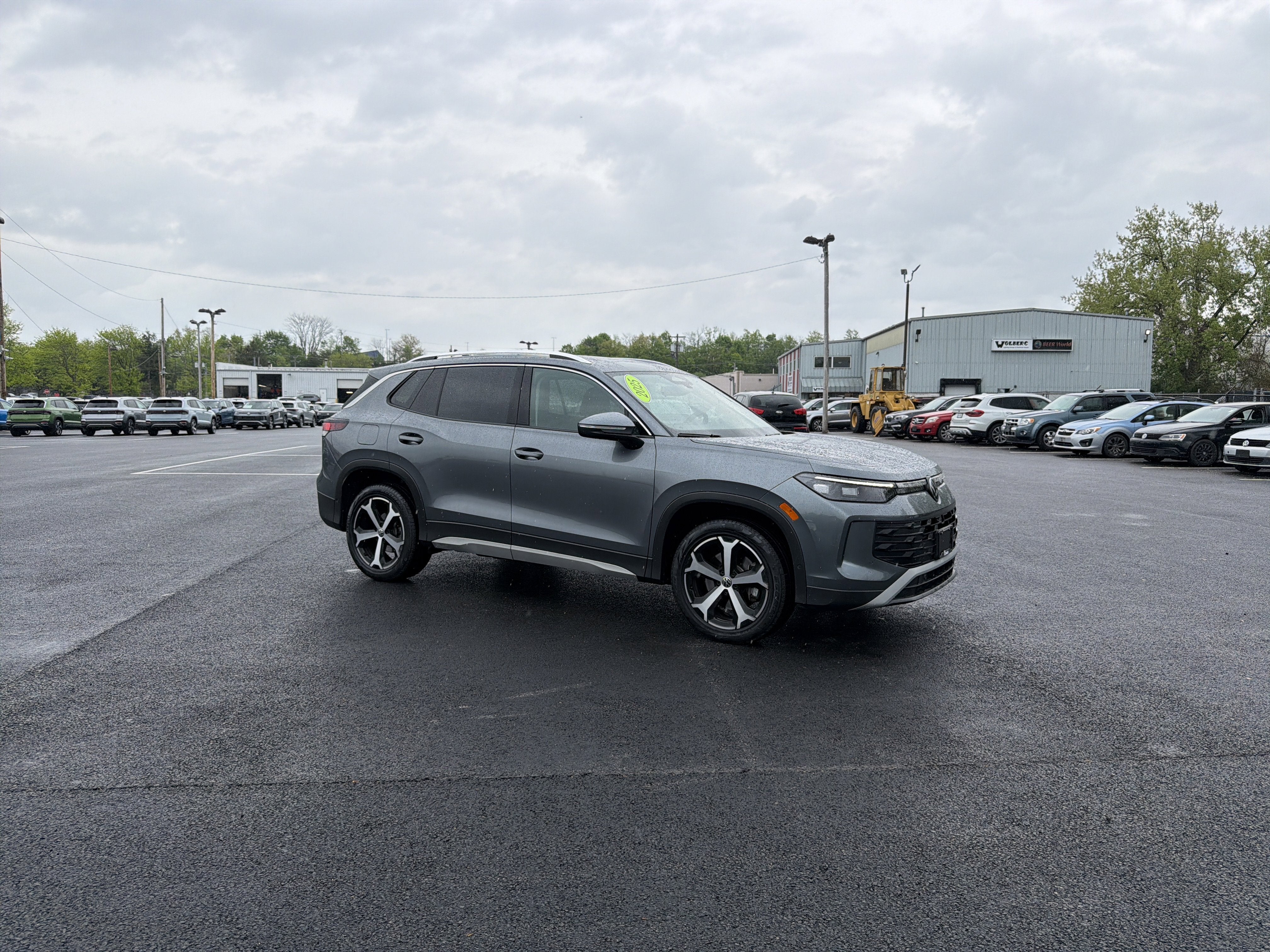 2025 Volkswagen Tiguan 2.0T SE