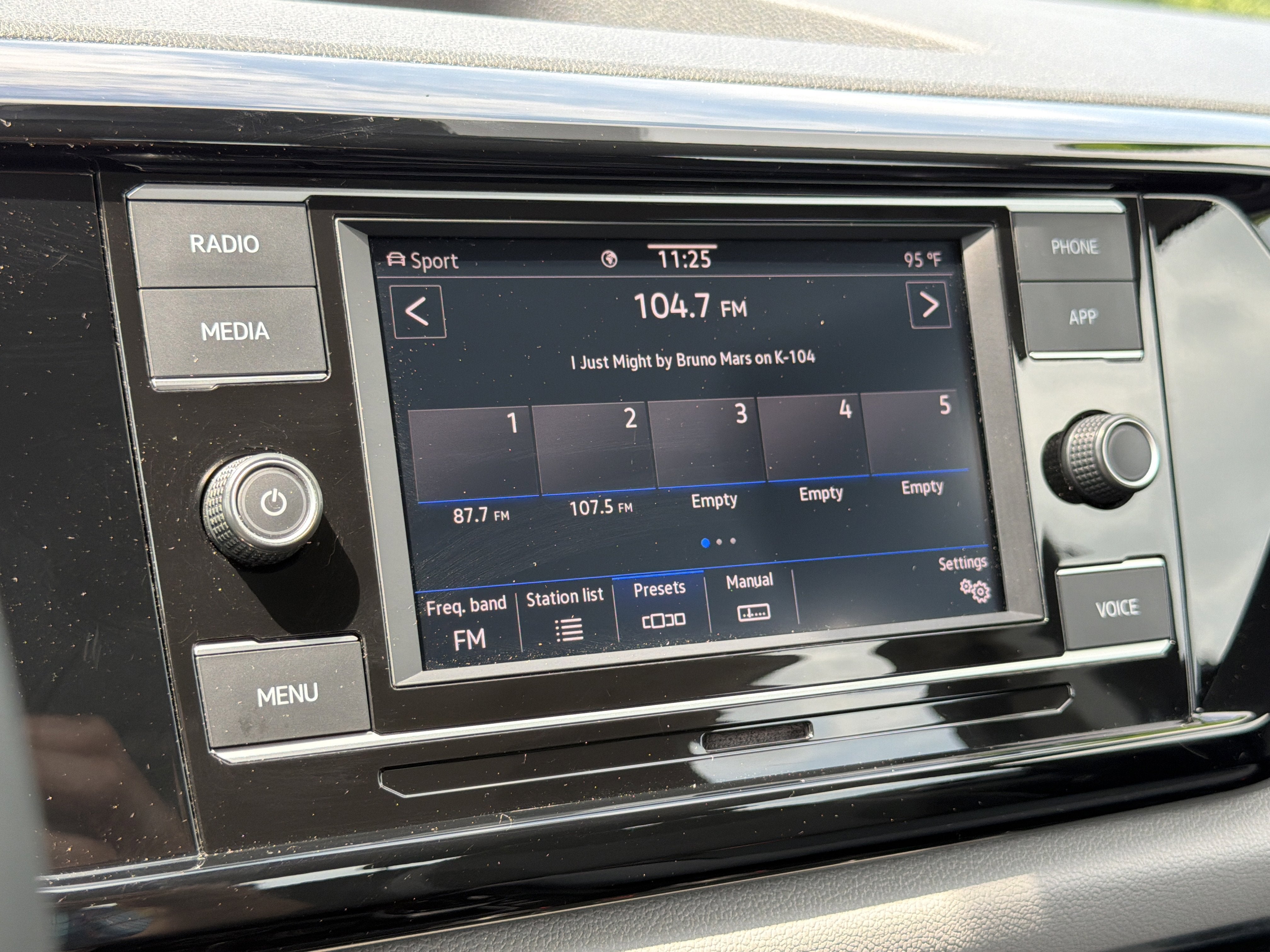 2022 Volkswagen Taos 1.5T S