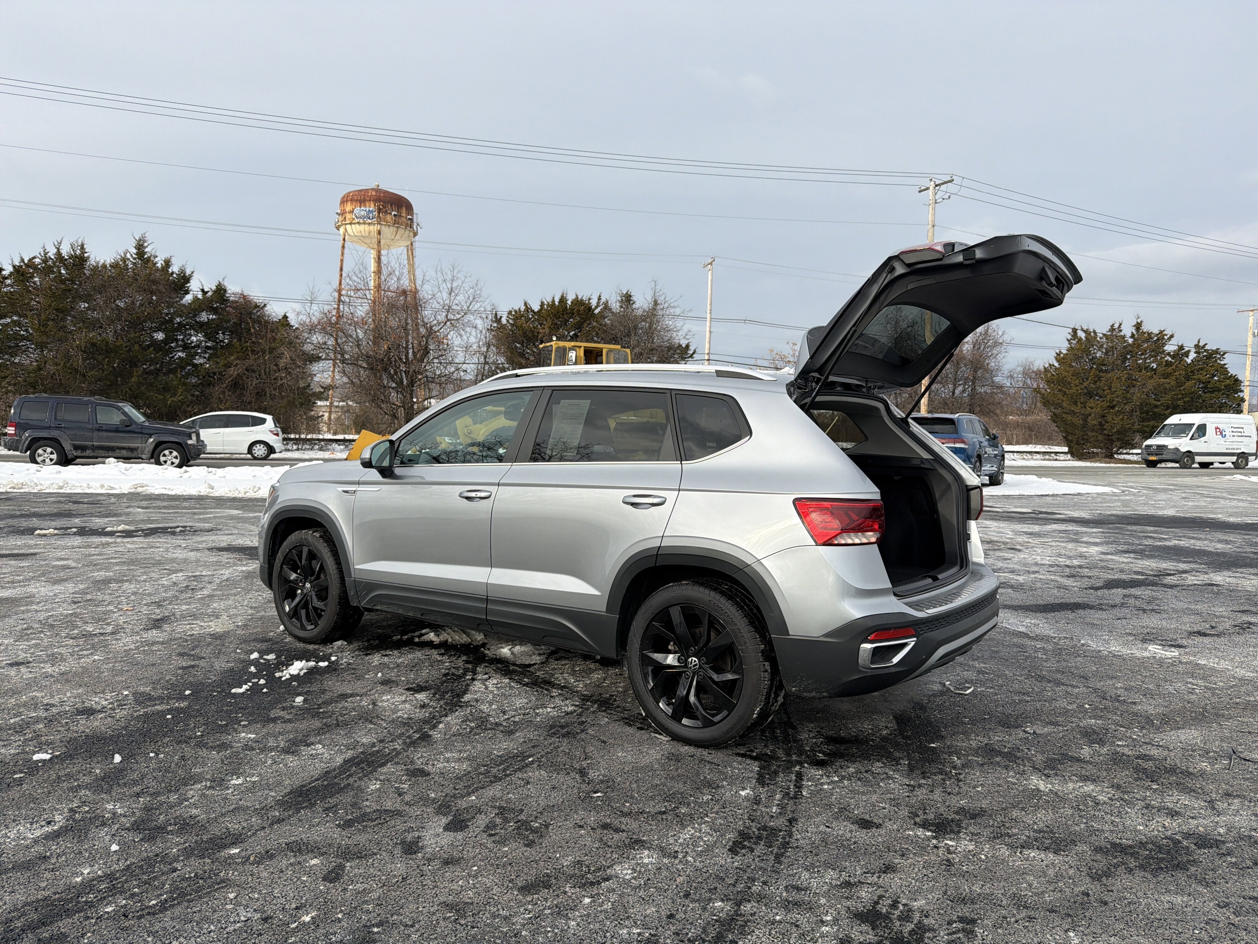 2023 Volkswagen Taos 1.5T SE