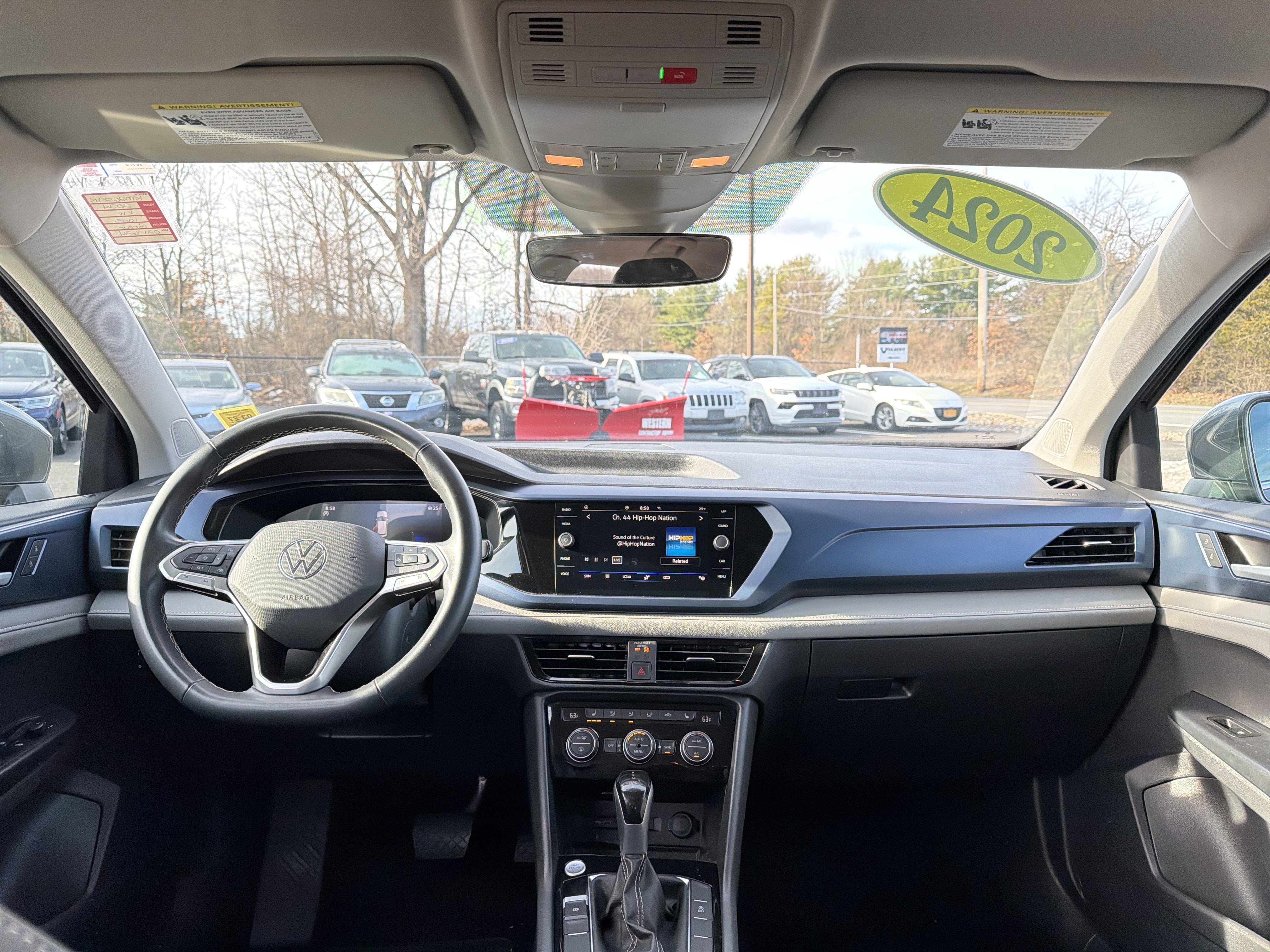 2024 Volkswagen Taos 1.5T SE