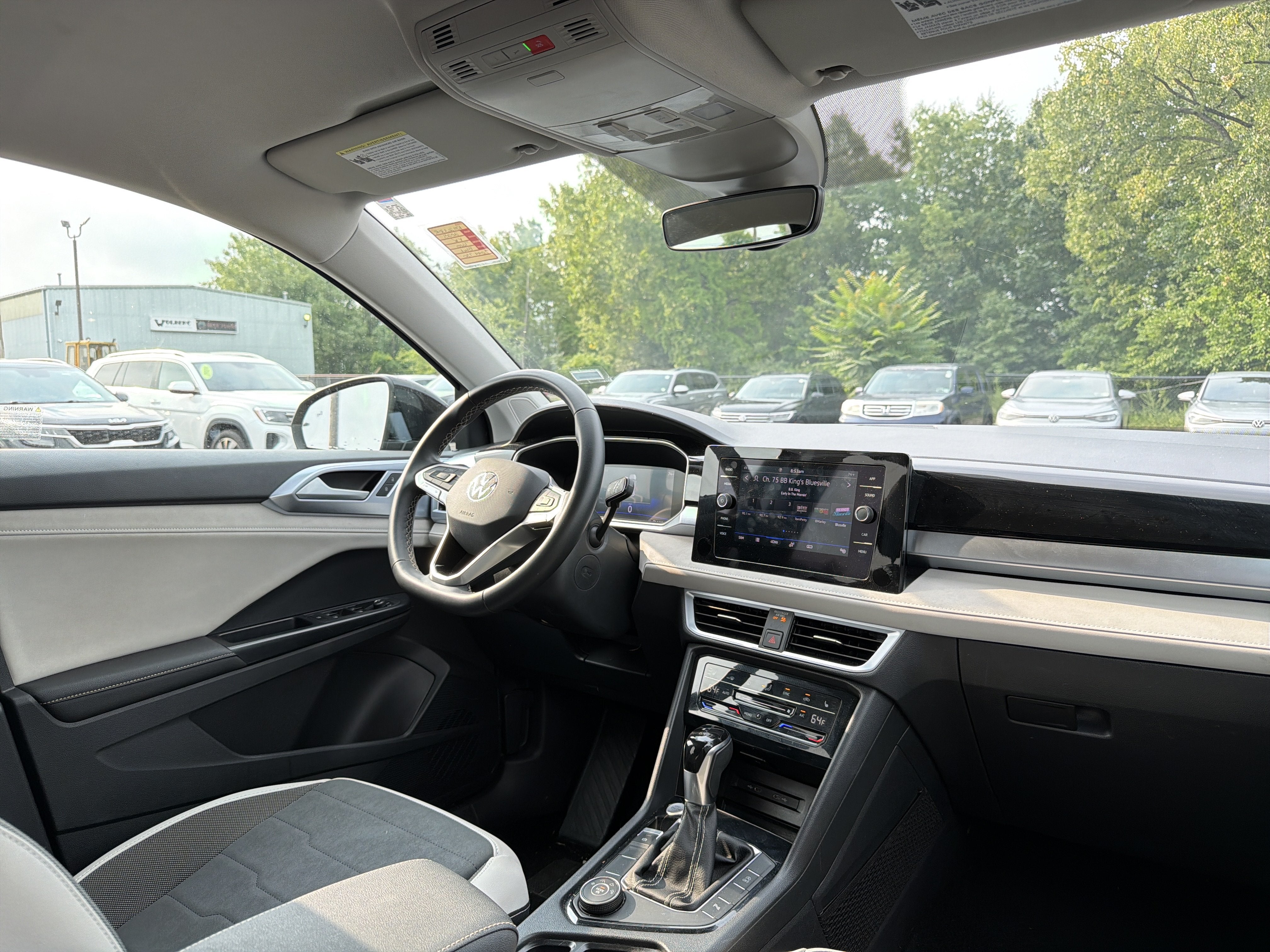 2025 Volkswagen Taos 1.5T SE