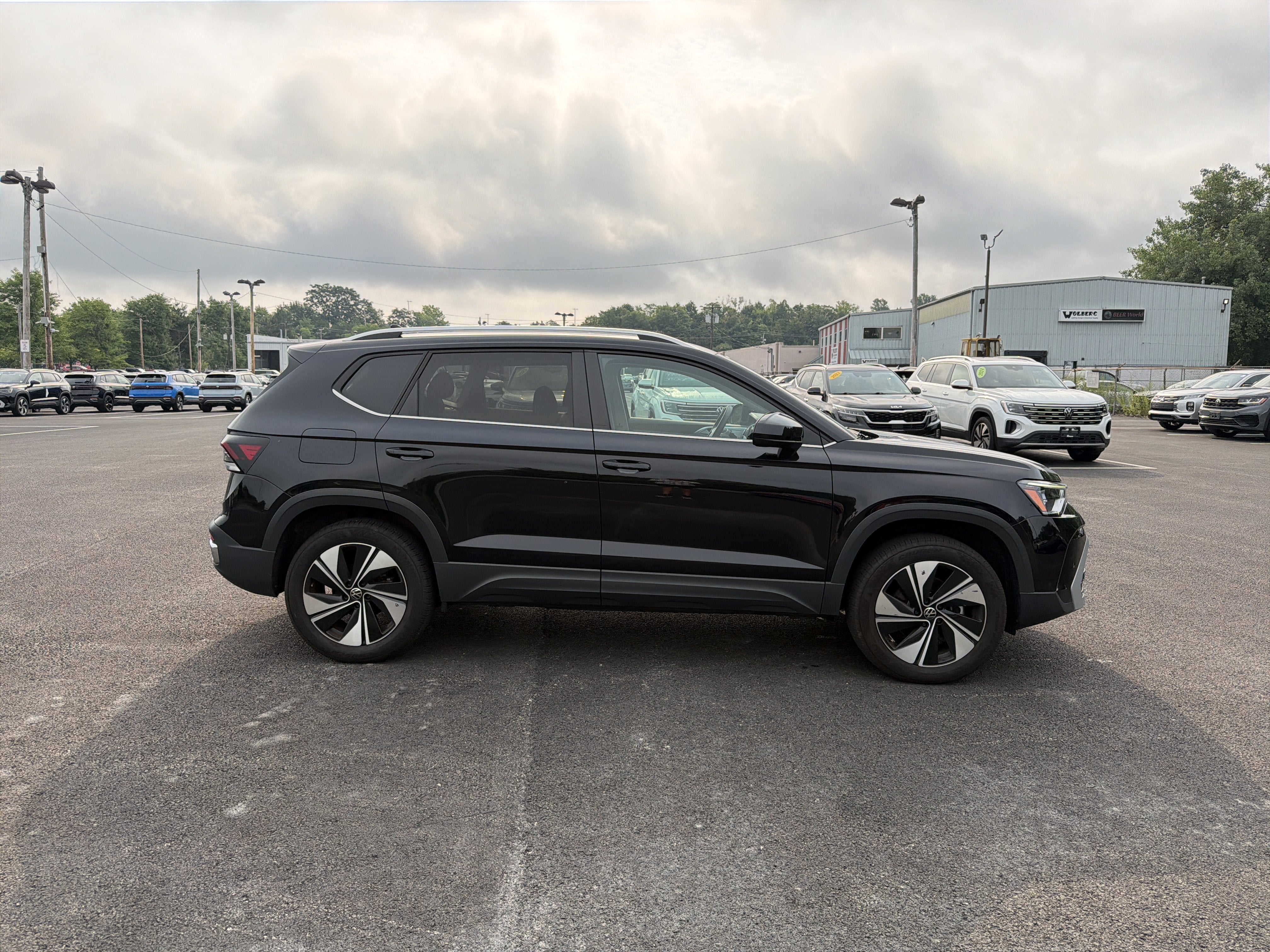 2025 Volkswagen Taos 1.5T SE