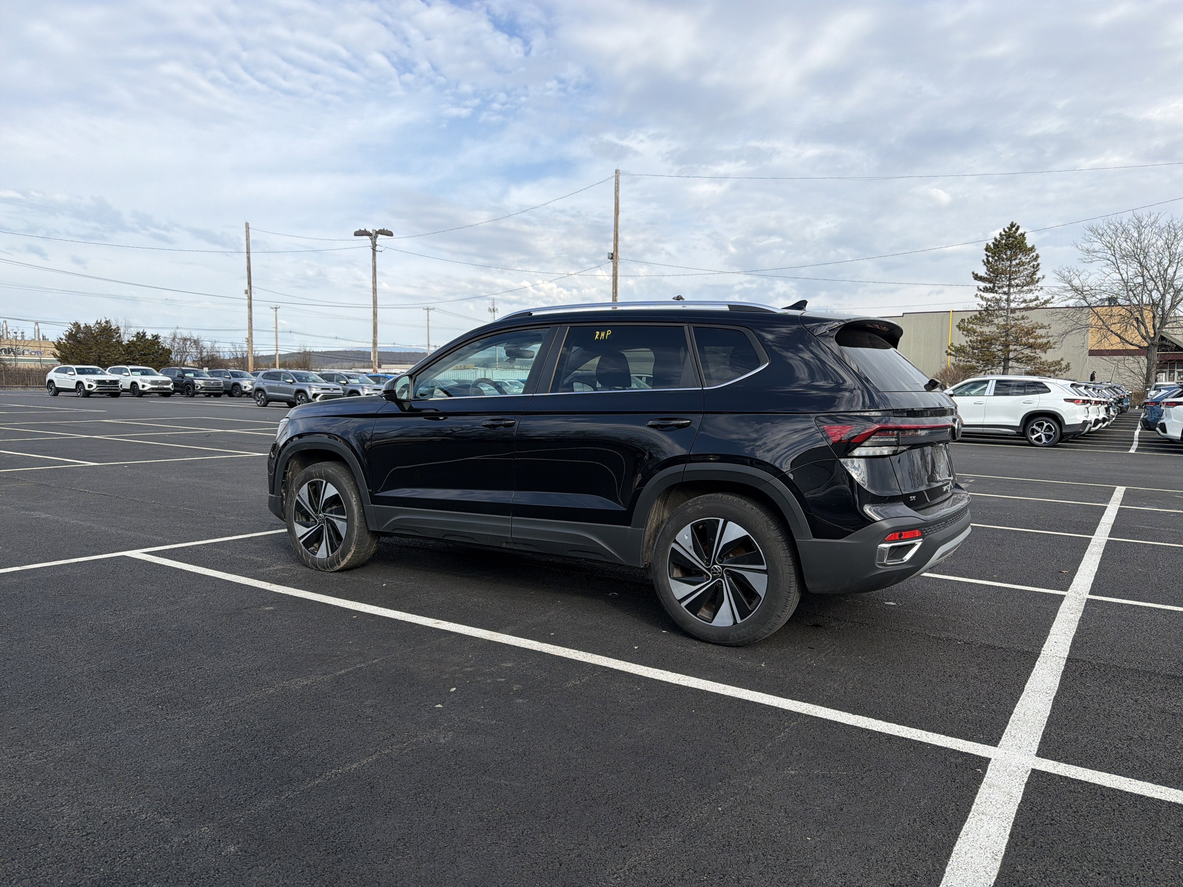 2025 Volkswagen Taos 1.5T SE