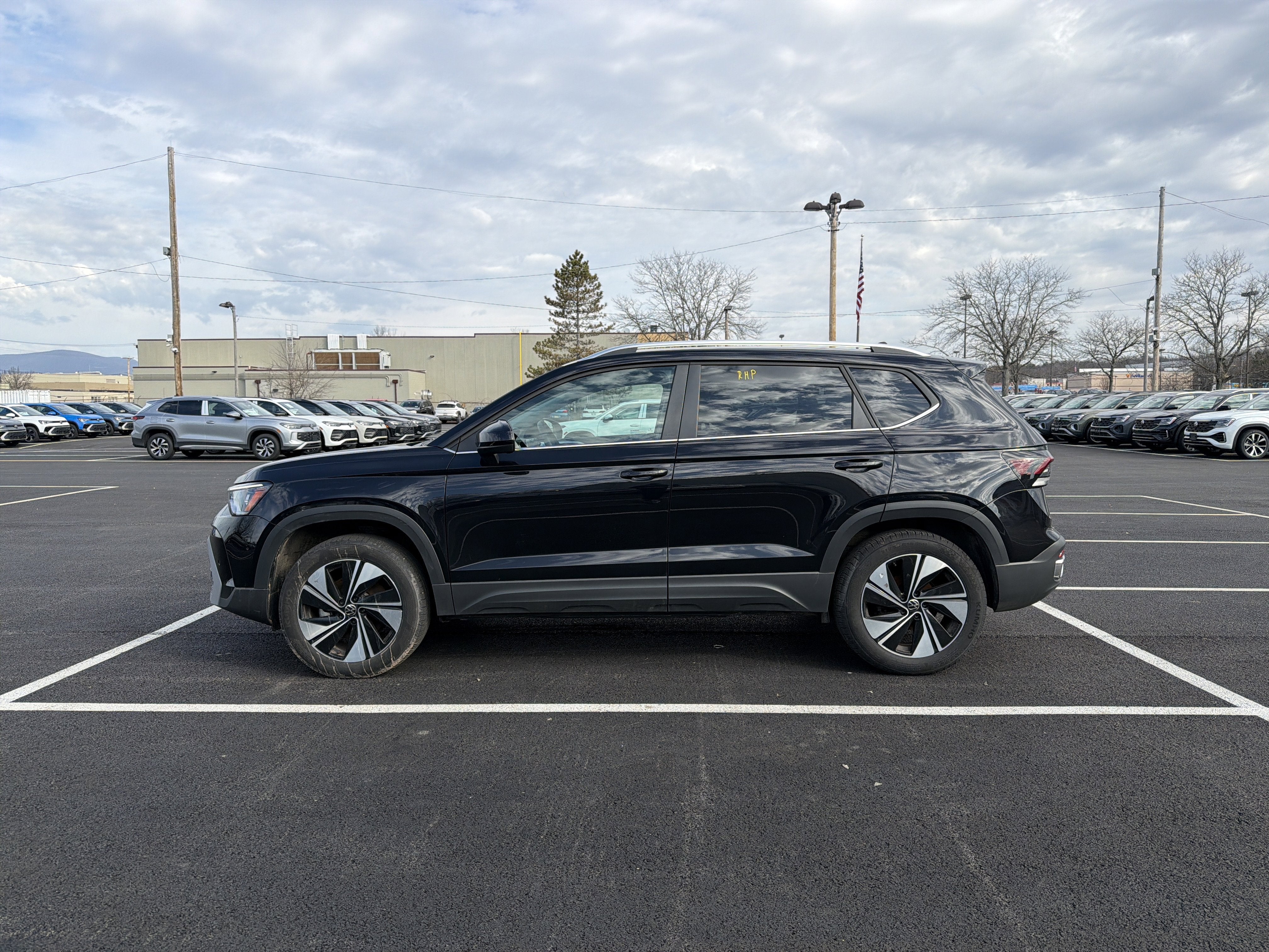 2025 Volkswagen Taos 1.5T SE