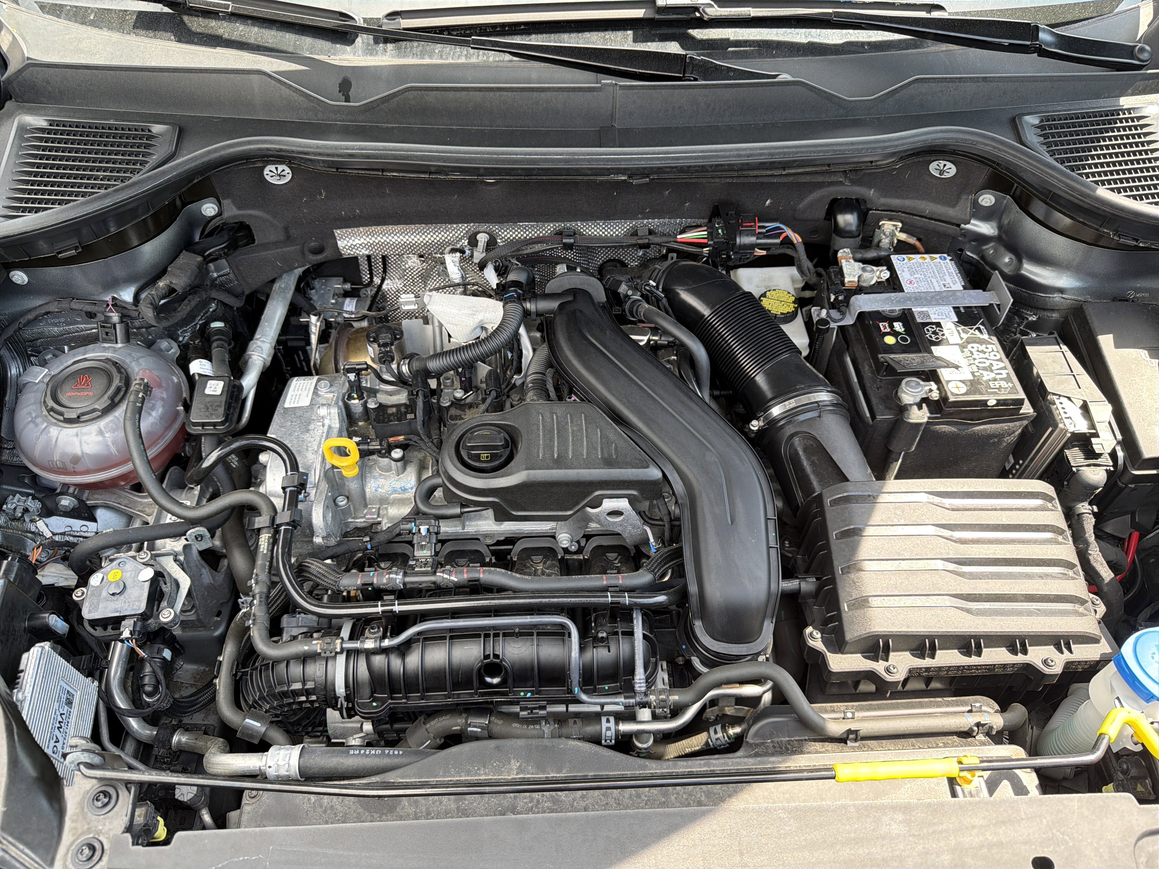 2025 Volkswagen Taos 1.5T SE