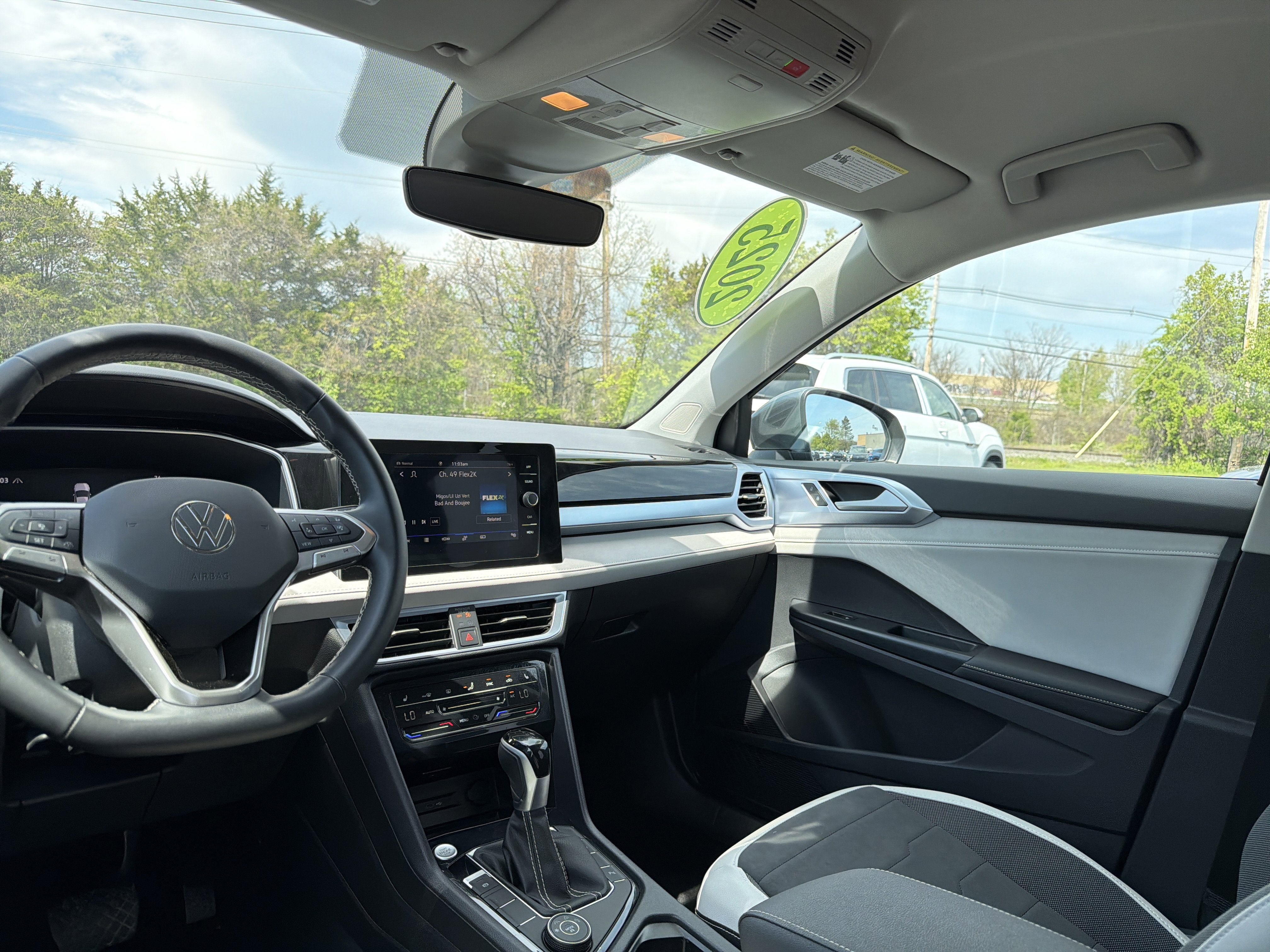 2025 Volkswagen Taos 1.5T SE