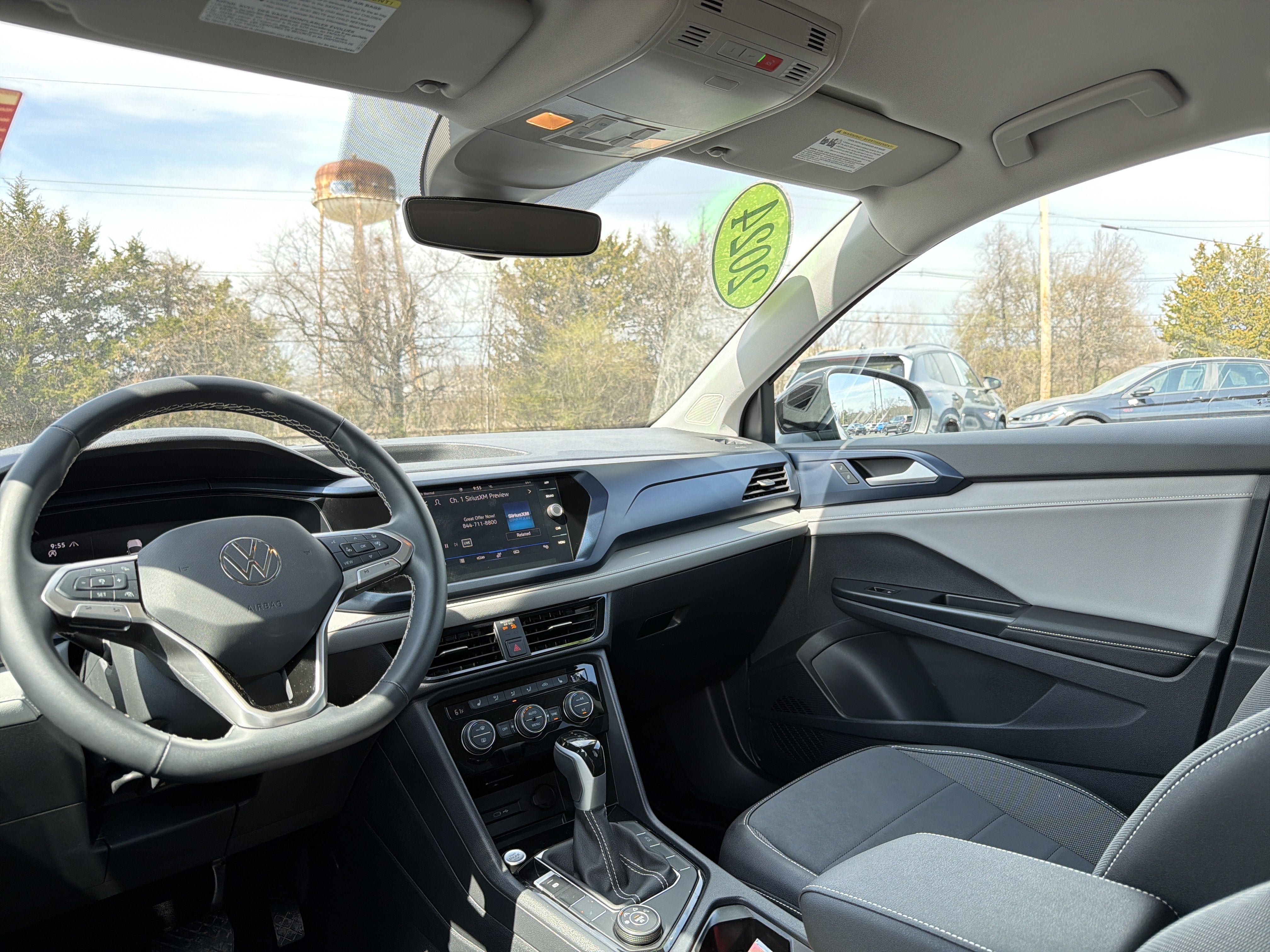 2024 Volkswagen Taos 1.5T SE