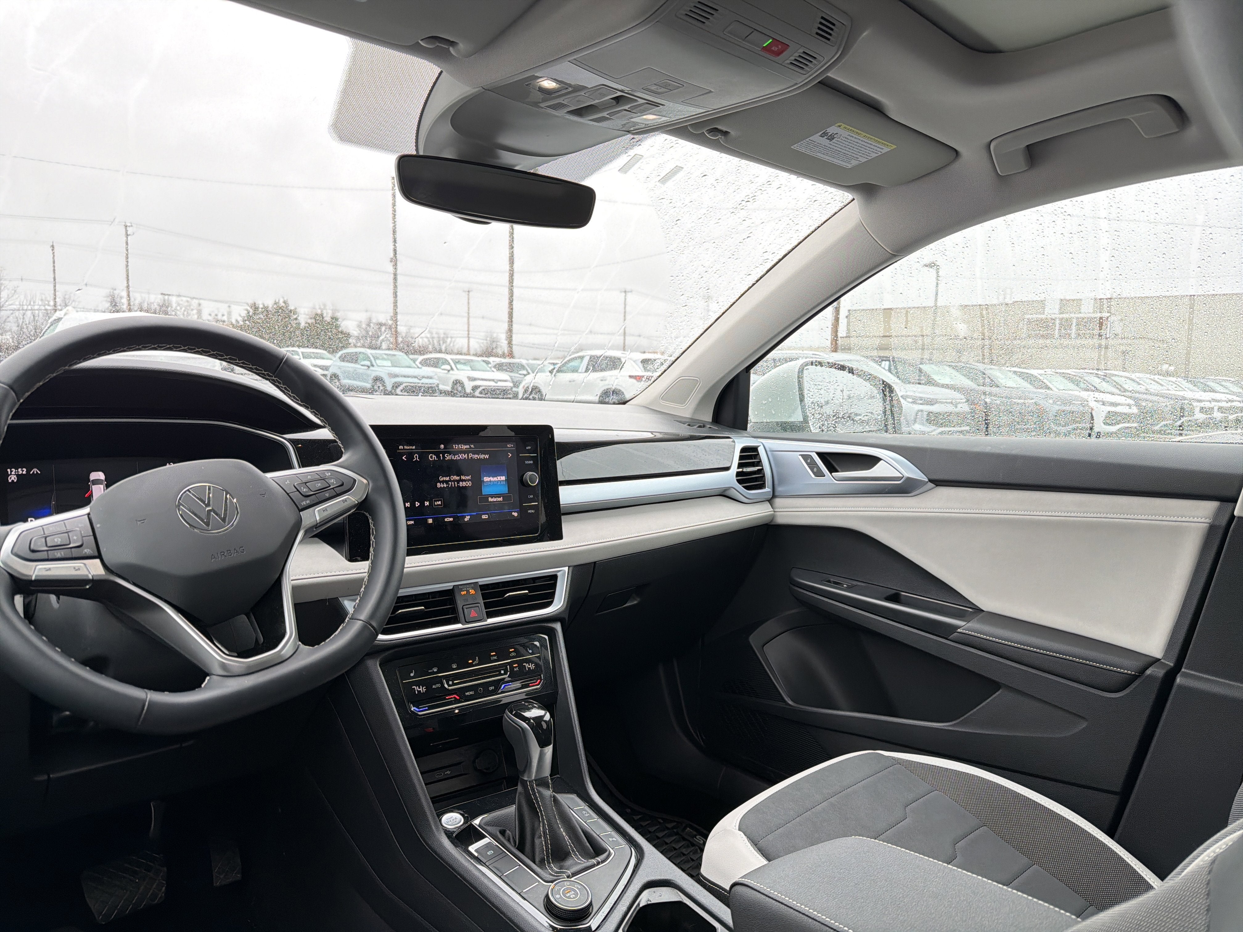 2025 Volkswagen Taos 1.5T SE