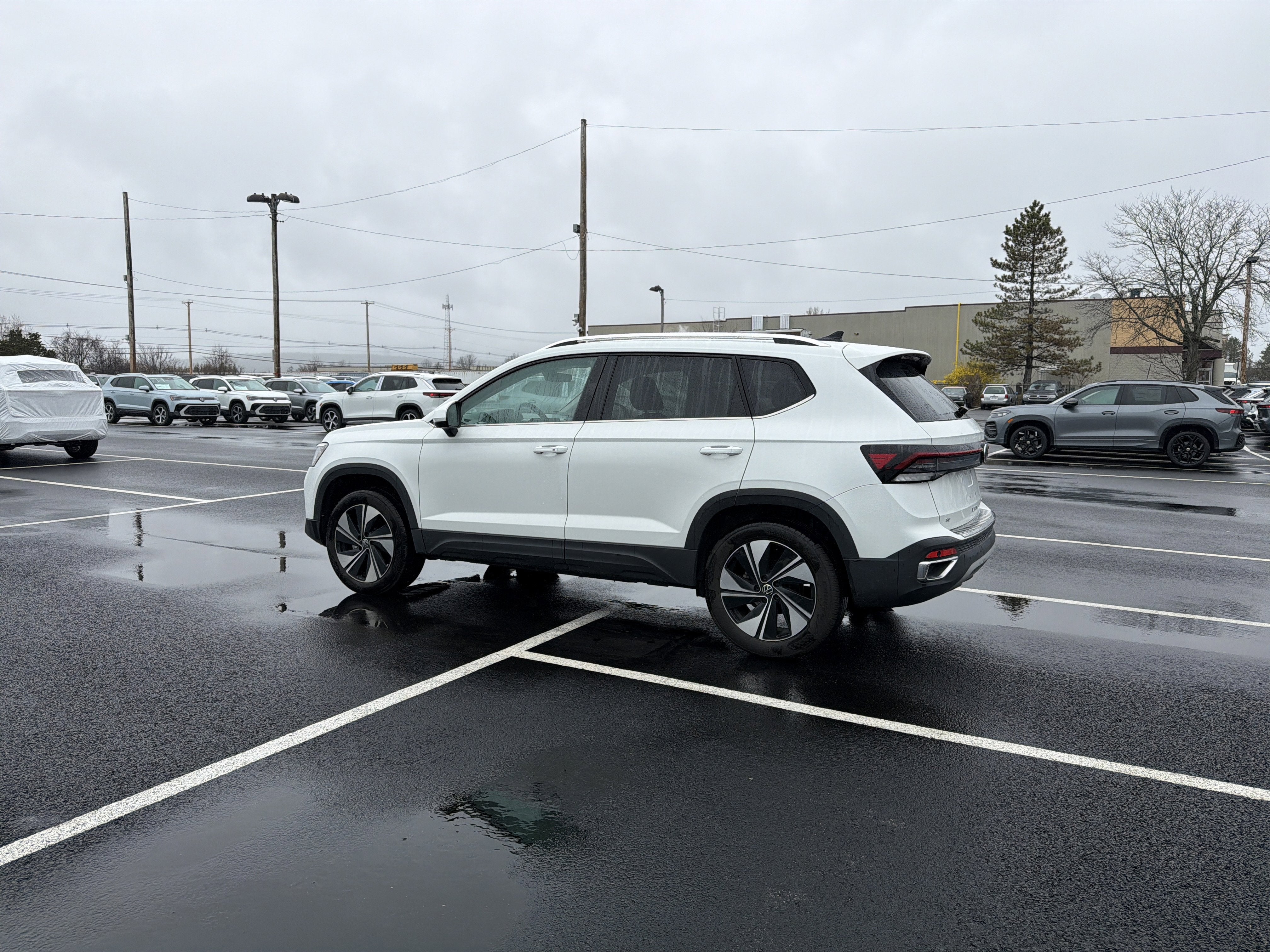 2025 Volkswagen Taos 1.5T SE