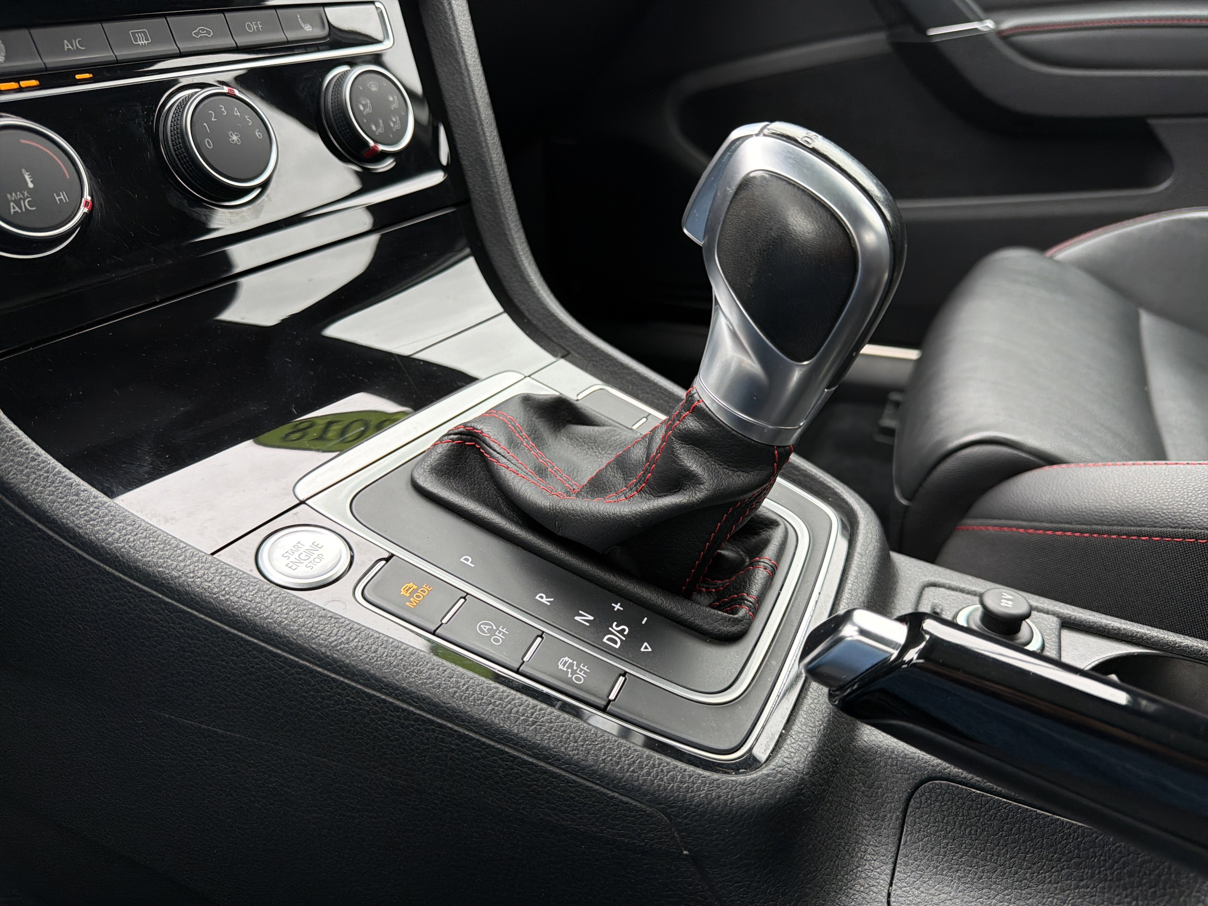 2018 Volkswagen Golf GTI 2.0T SE