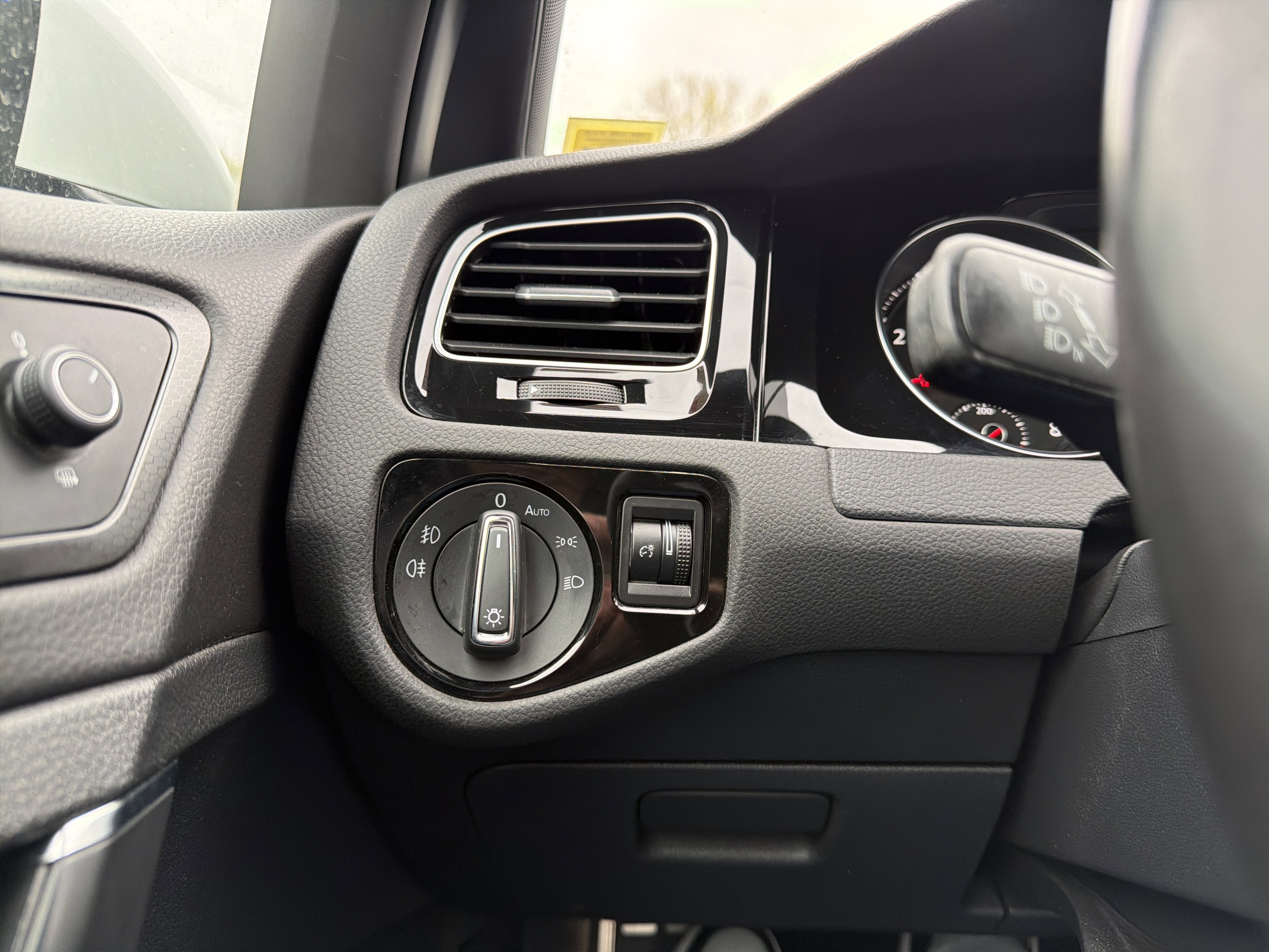 2018 Volkswagen Golf GTI 2.0T SE