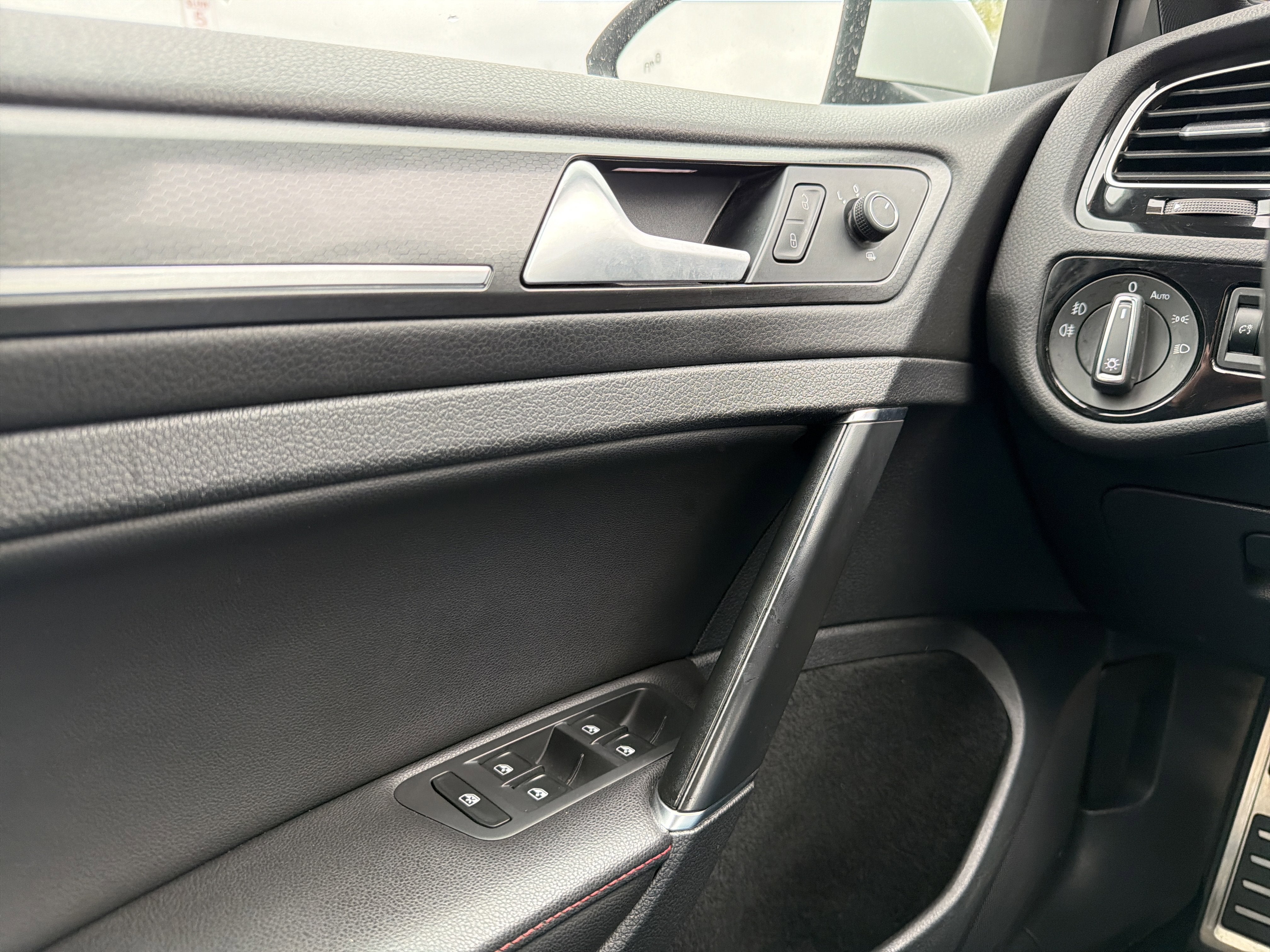 2018 Volkswagen Golf GTI 2.0T SE