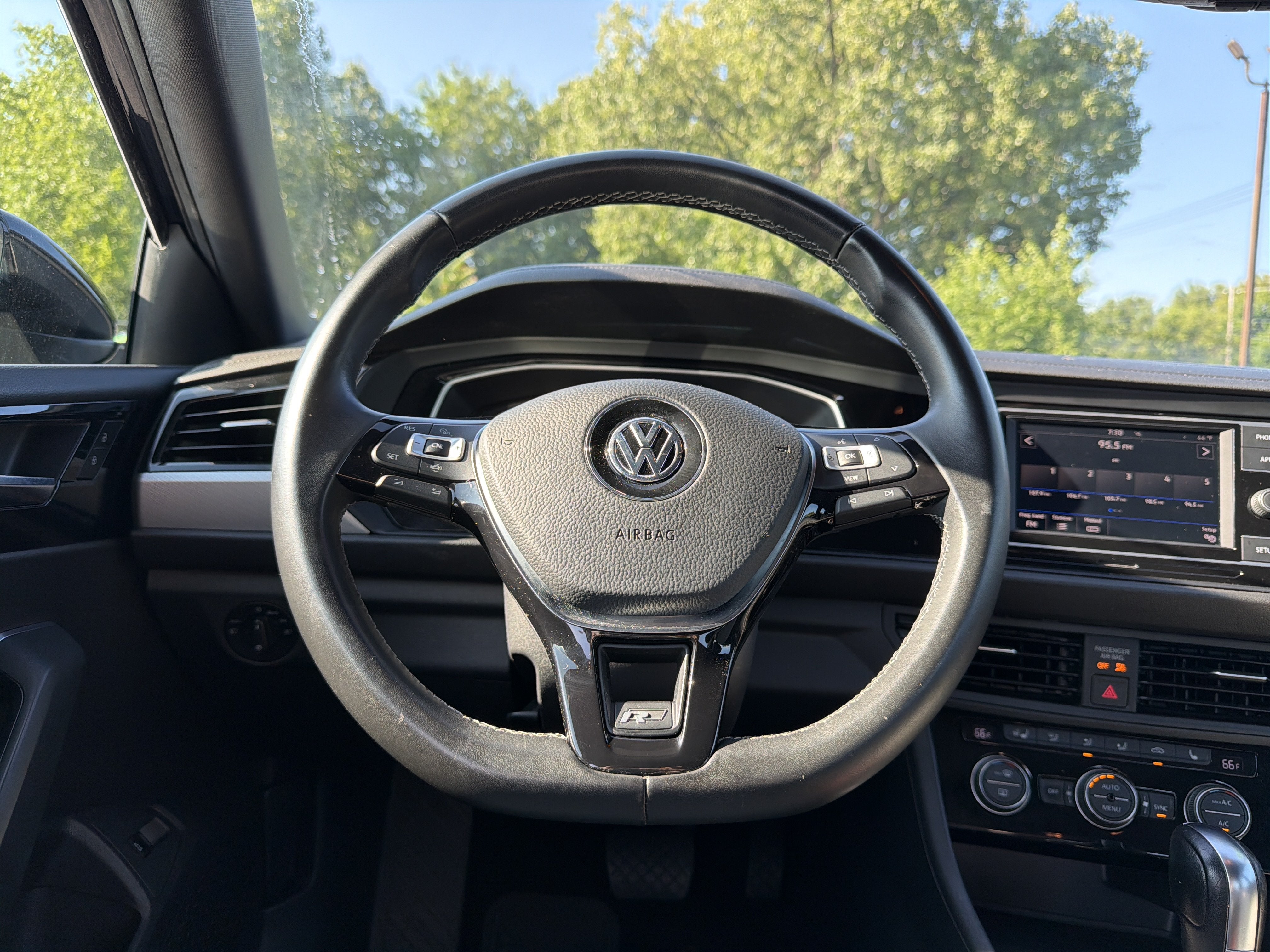 2019 Volkswagen Jetta R-Line