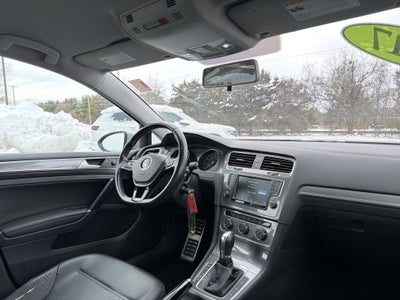 2017 Volkswagen Golf Alltrack TSI S 4Motion