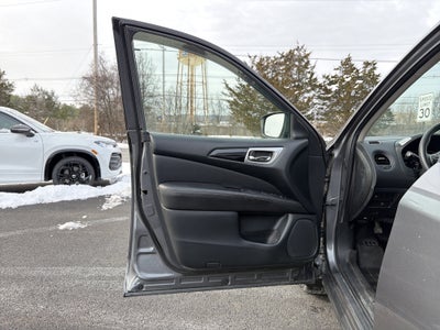 2019 Nissan Pathfinder S