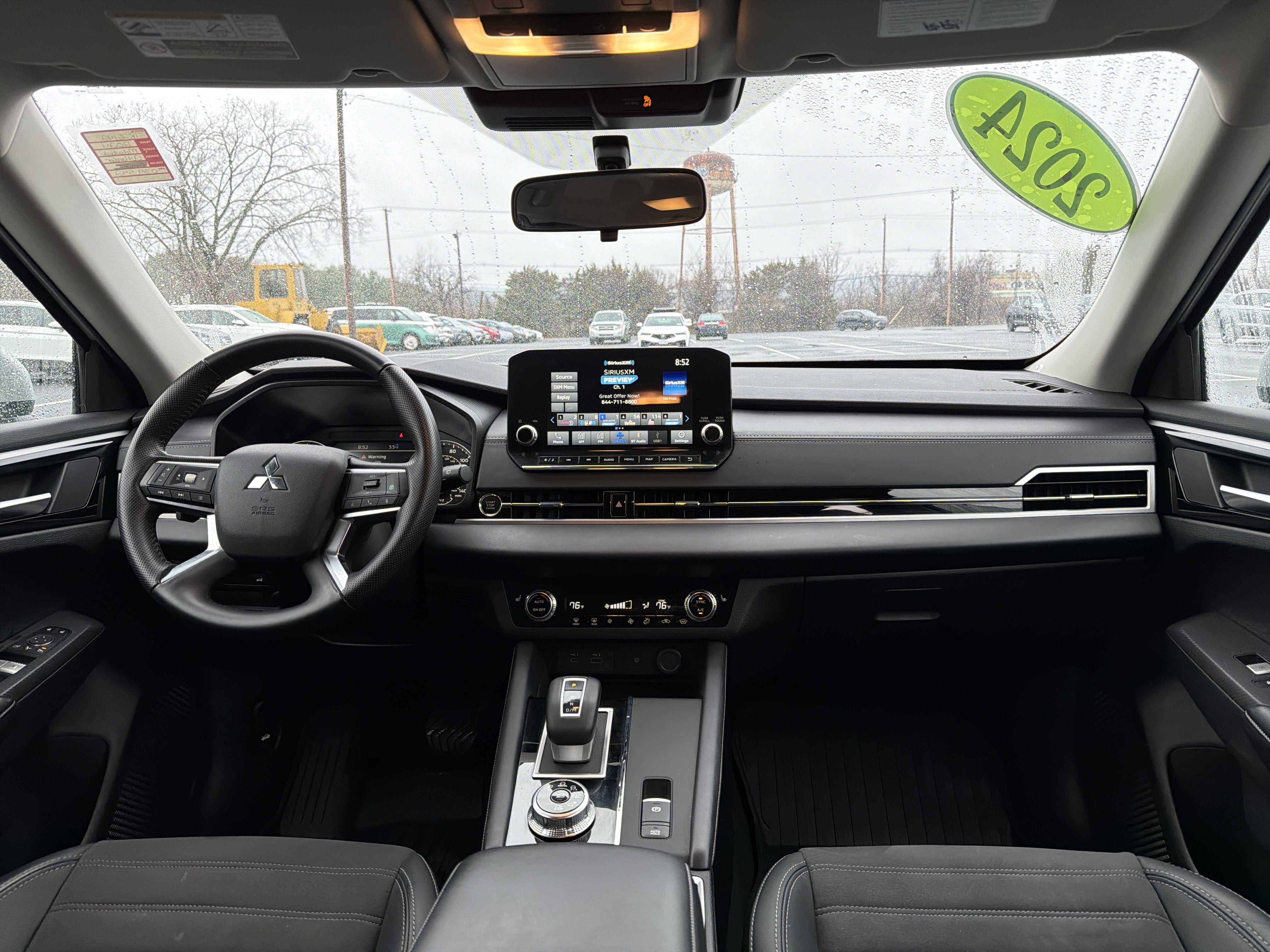 2024 Mitsubishi Outlander SE