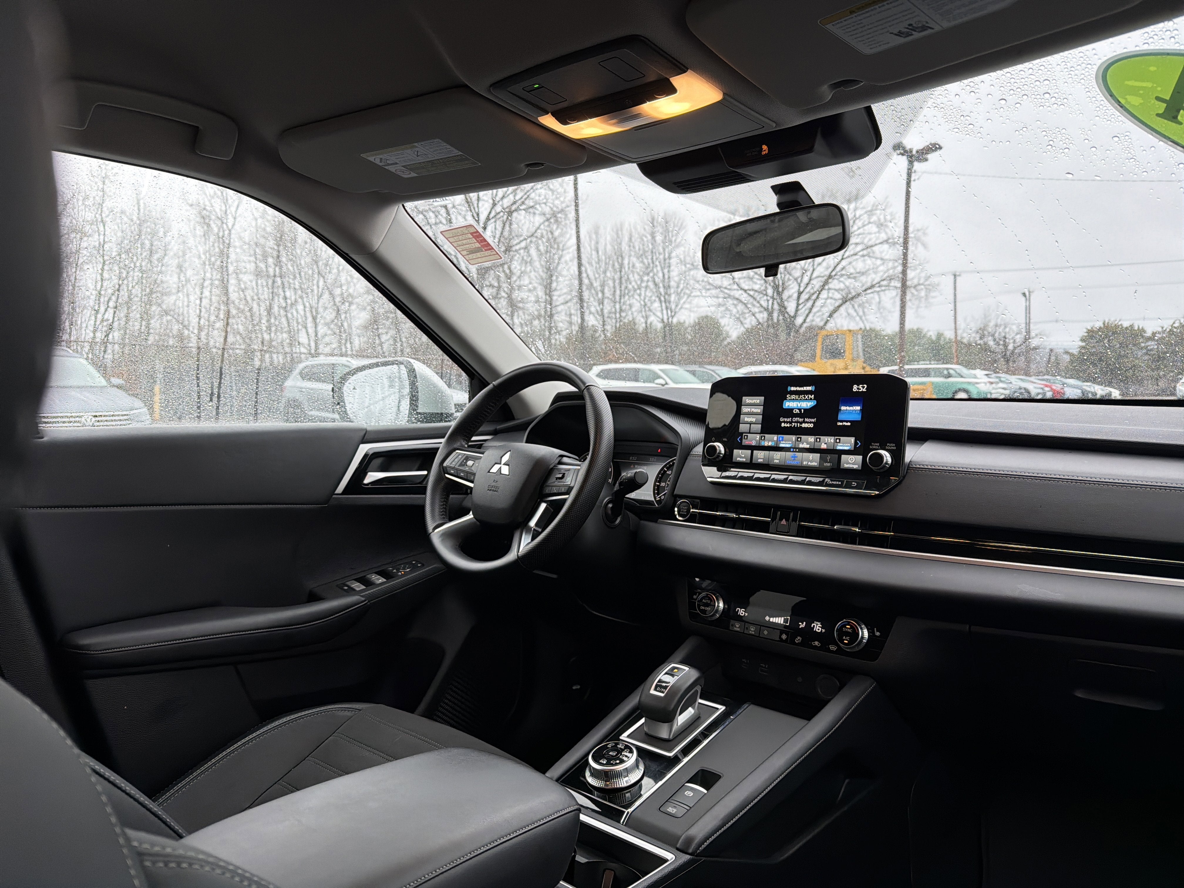 2024 Mitsubishi Outlander SE