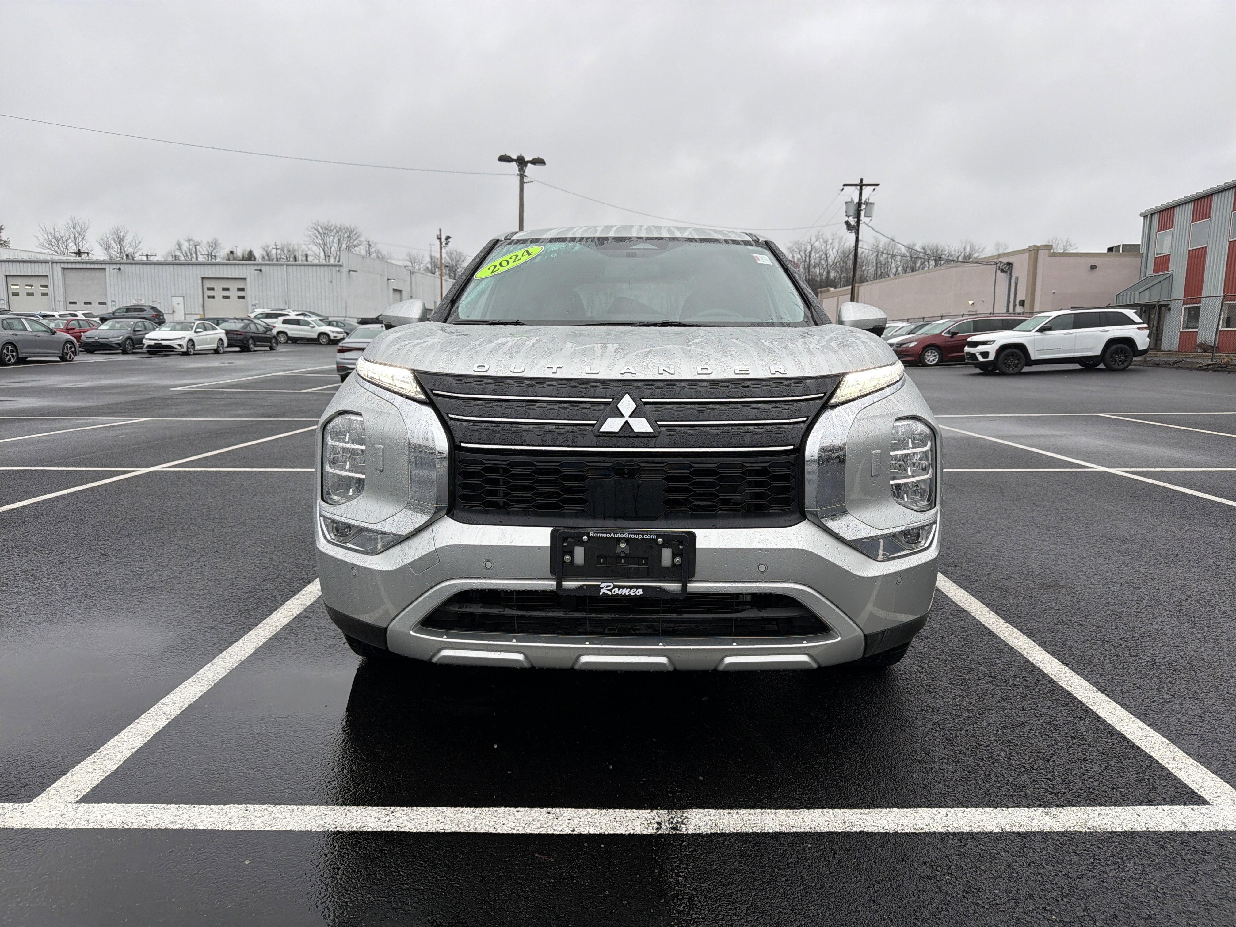 2024 Mitsubishi Outlander SE