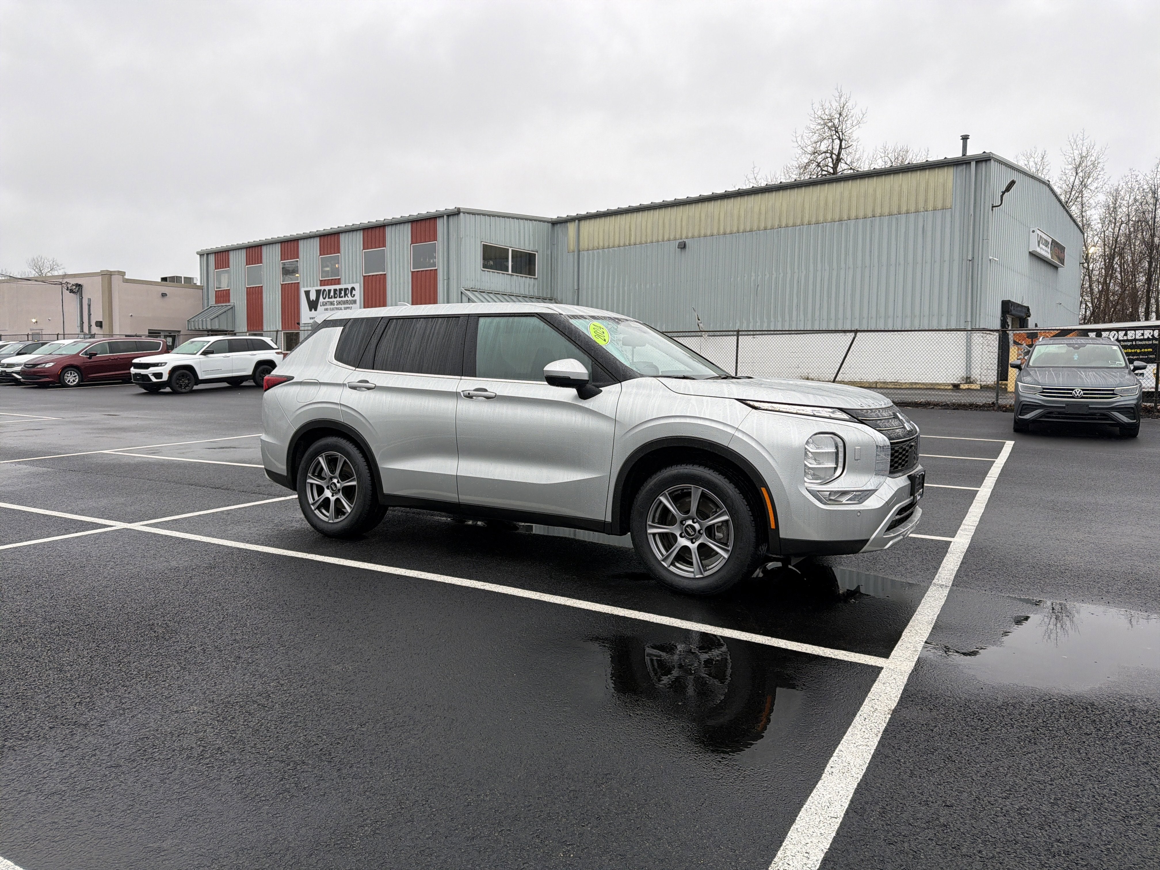 2024 Mitsubishi Outlander SE