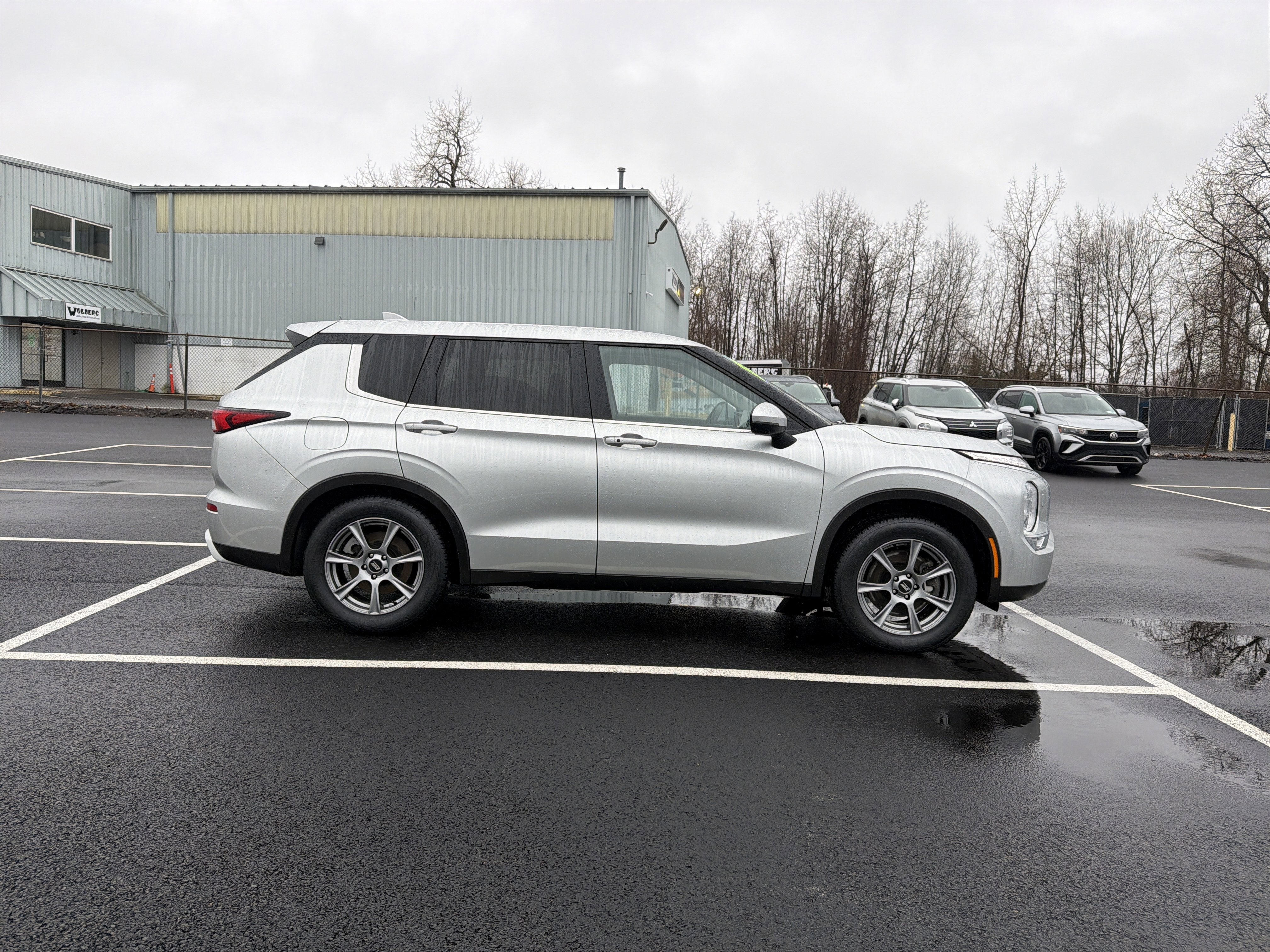 2024 Mitsubishi Outlander SE