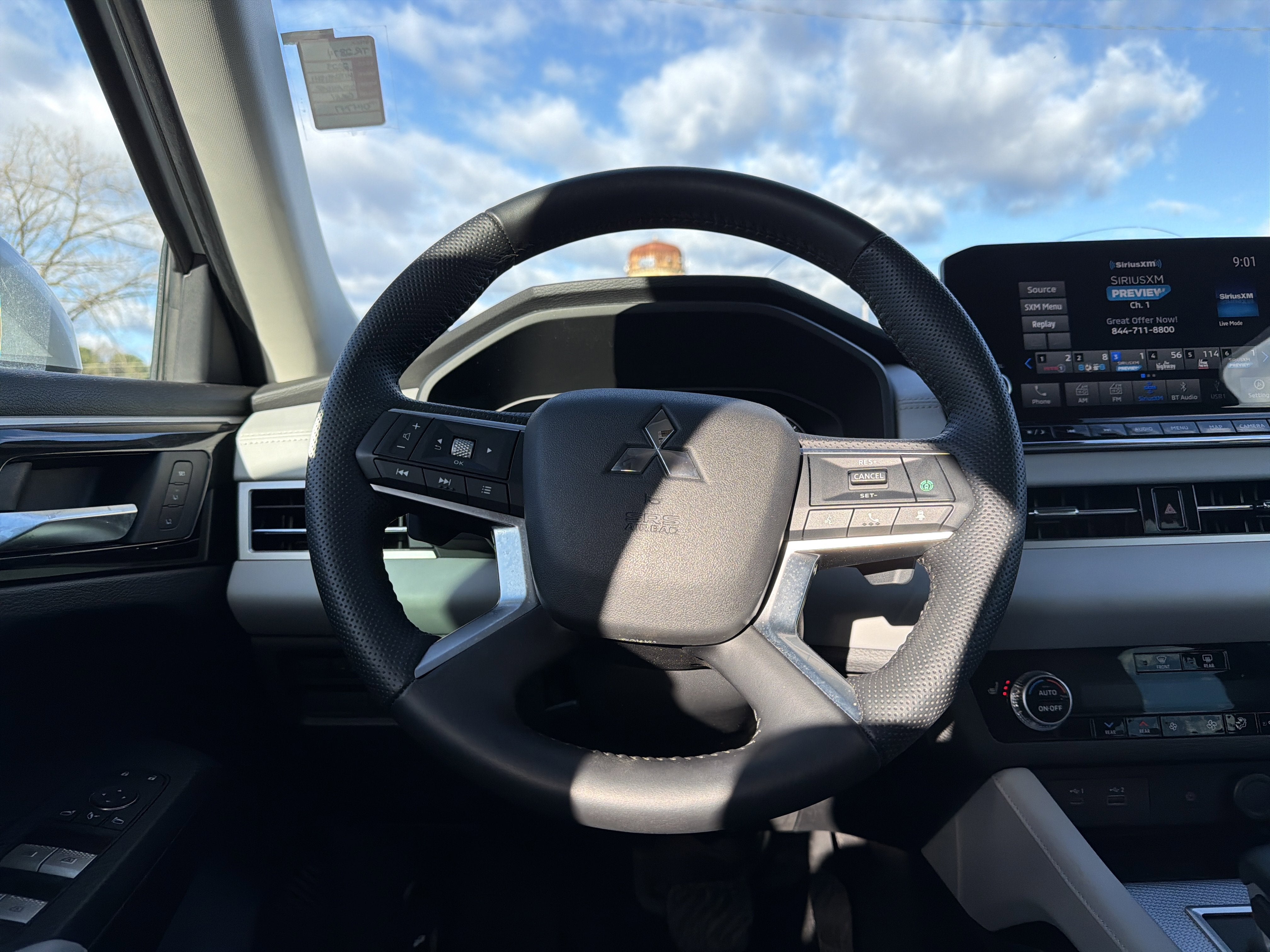 2023 Mitsubishi Outlander PHEV Base