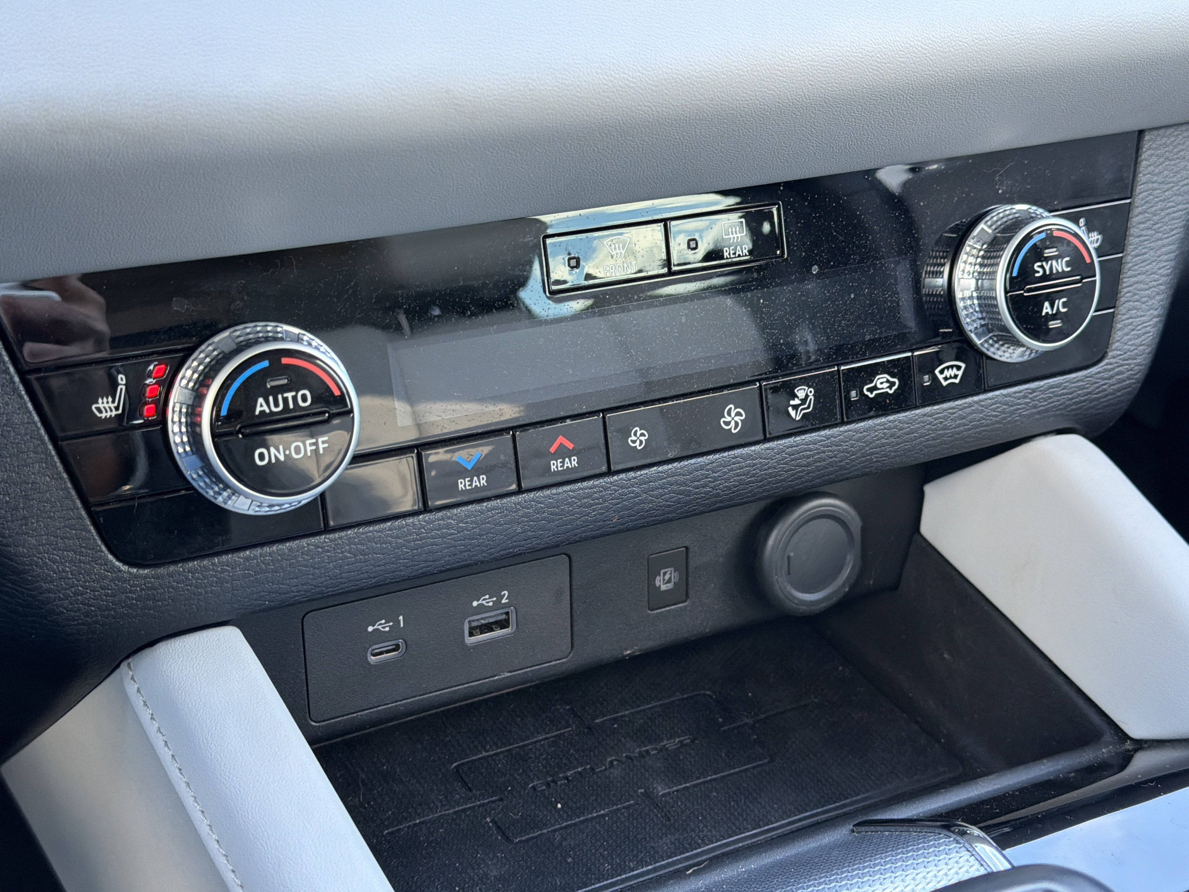 2023 Mitsubishi Outlander PHEV Base