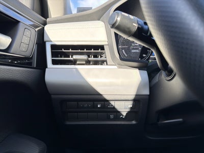 2023 Mitsubishi Outlander PHEV Base