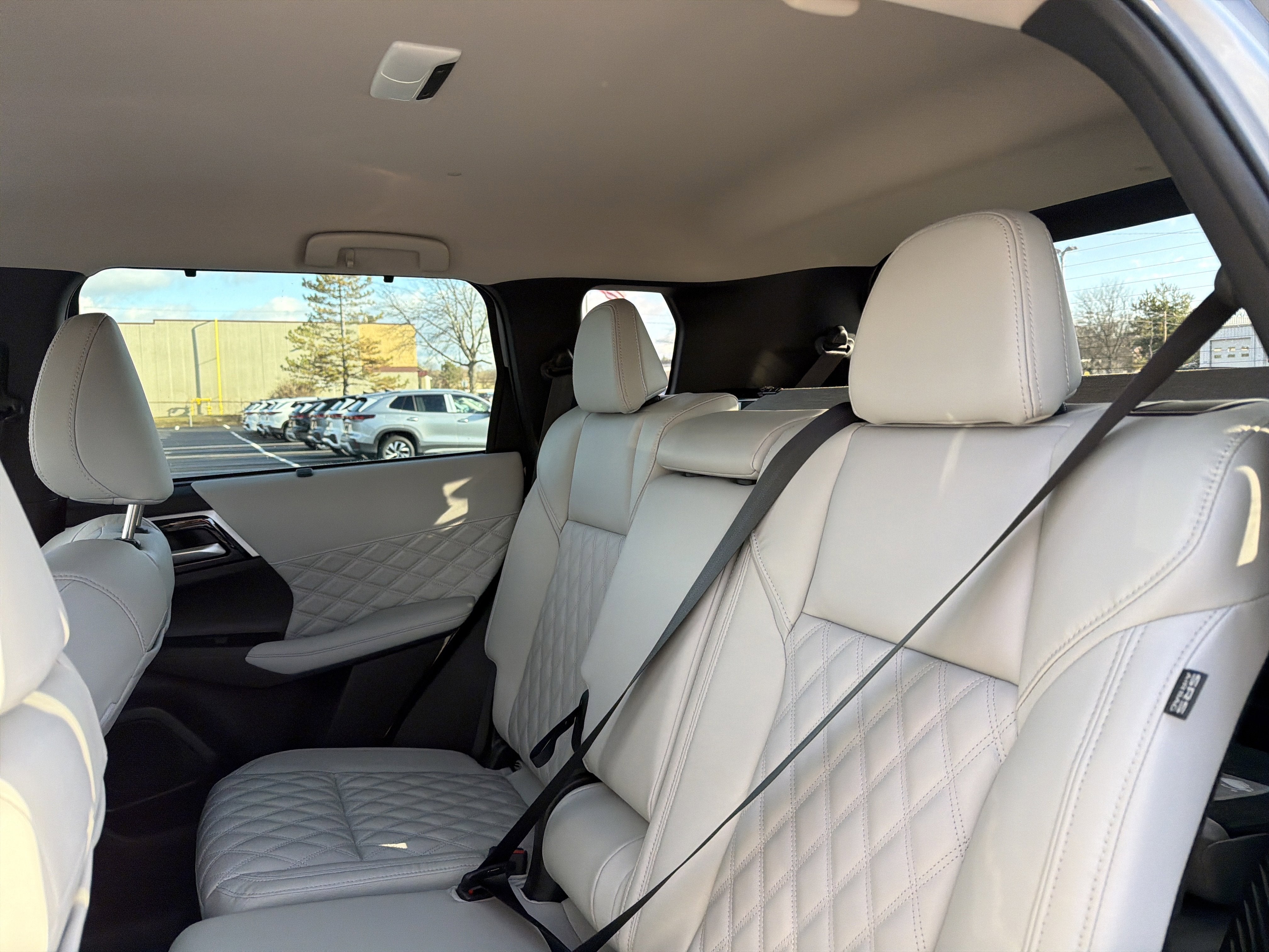 2023 Mitsubishi Outlander PHEV Base