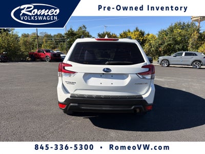 2023 Subaru Forester Base
