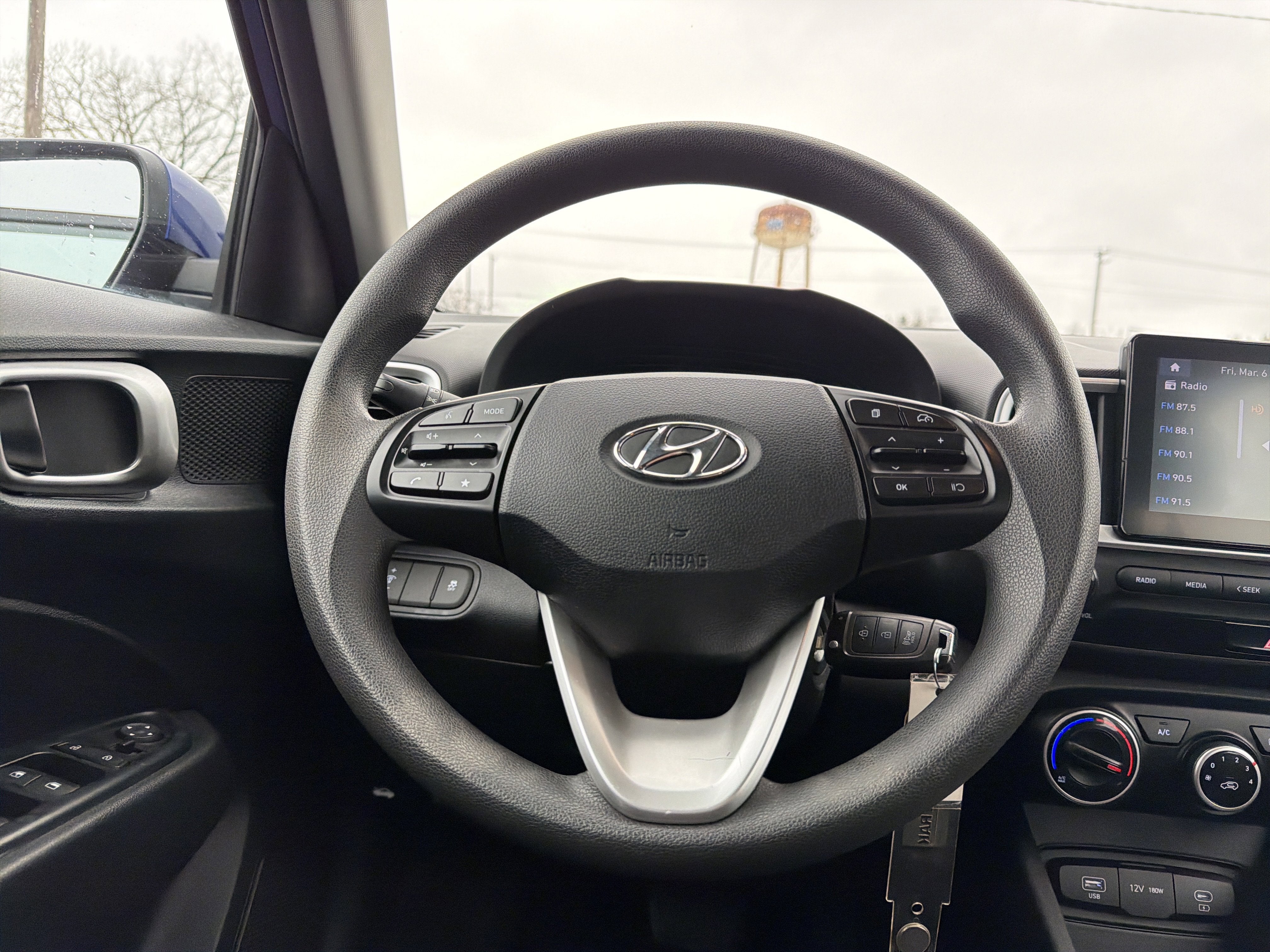 2023 Hyundai Venue SE