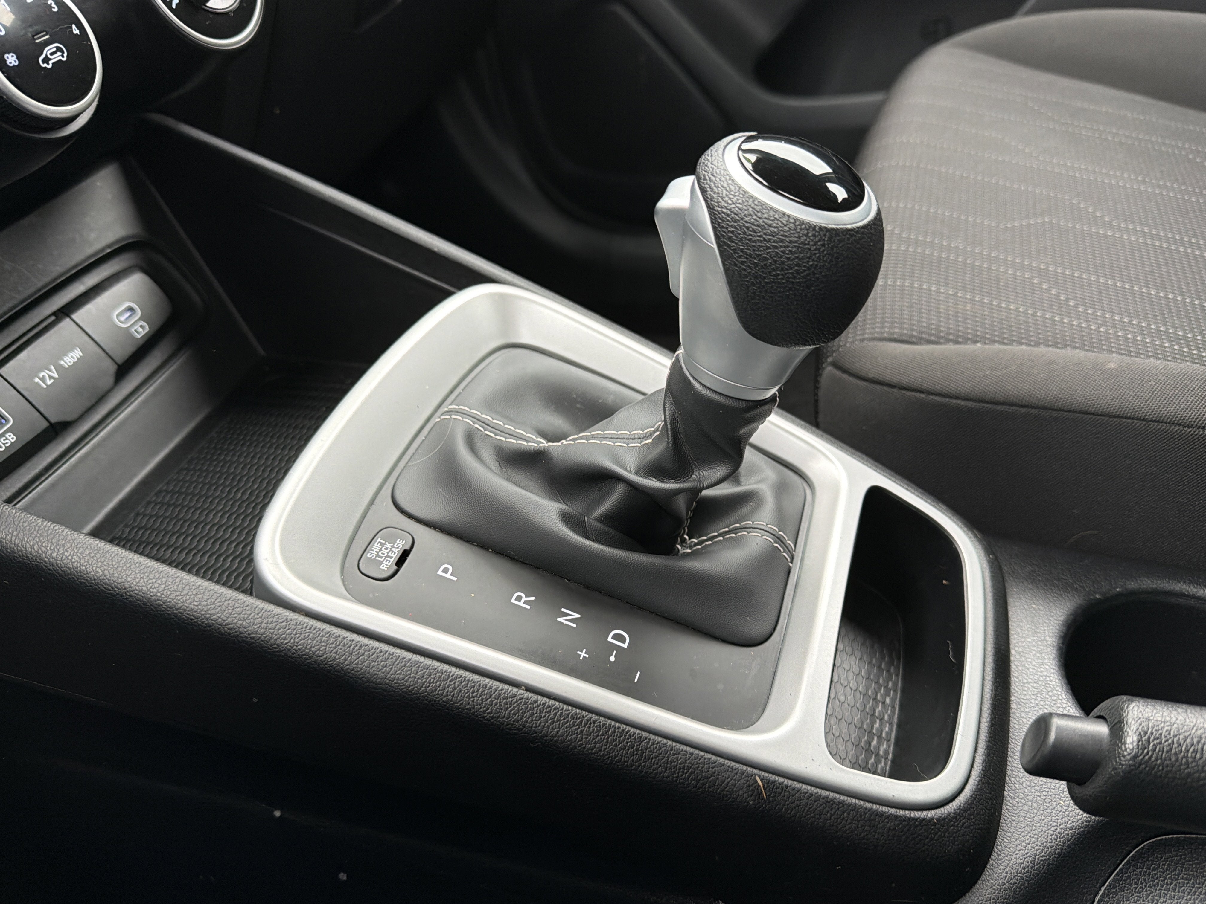 2023 Hyundai Venue SE