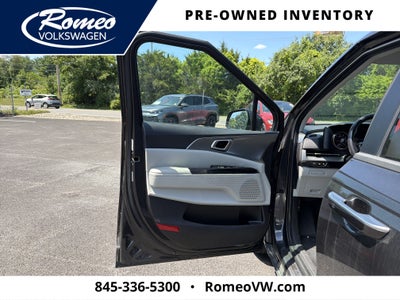 2024 Kia Carnival LX