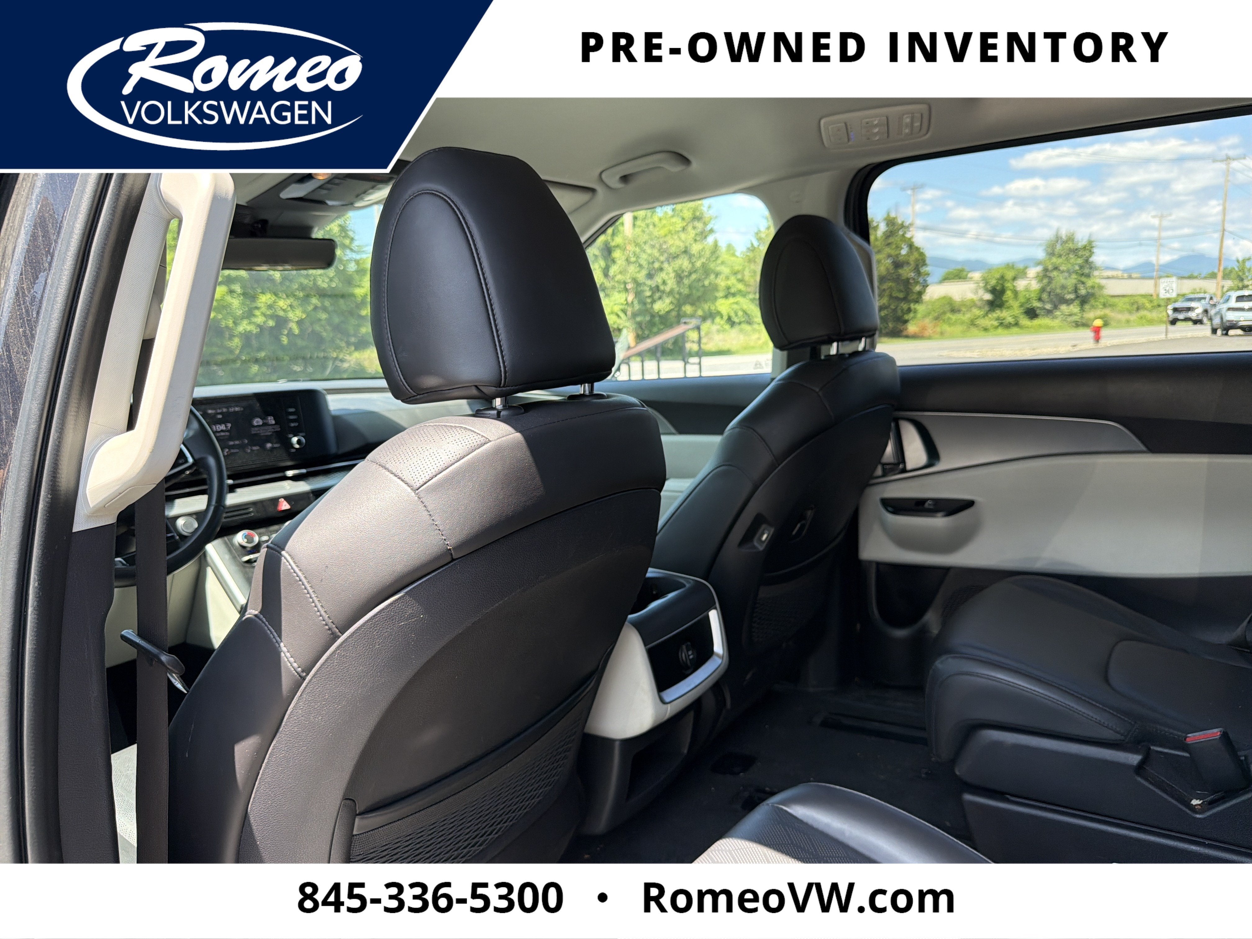 2024 Kia Carnival LX
