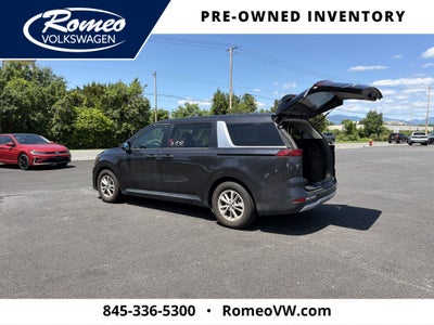 2024 Kia Carnival LX