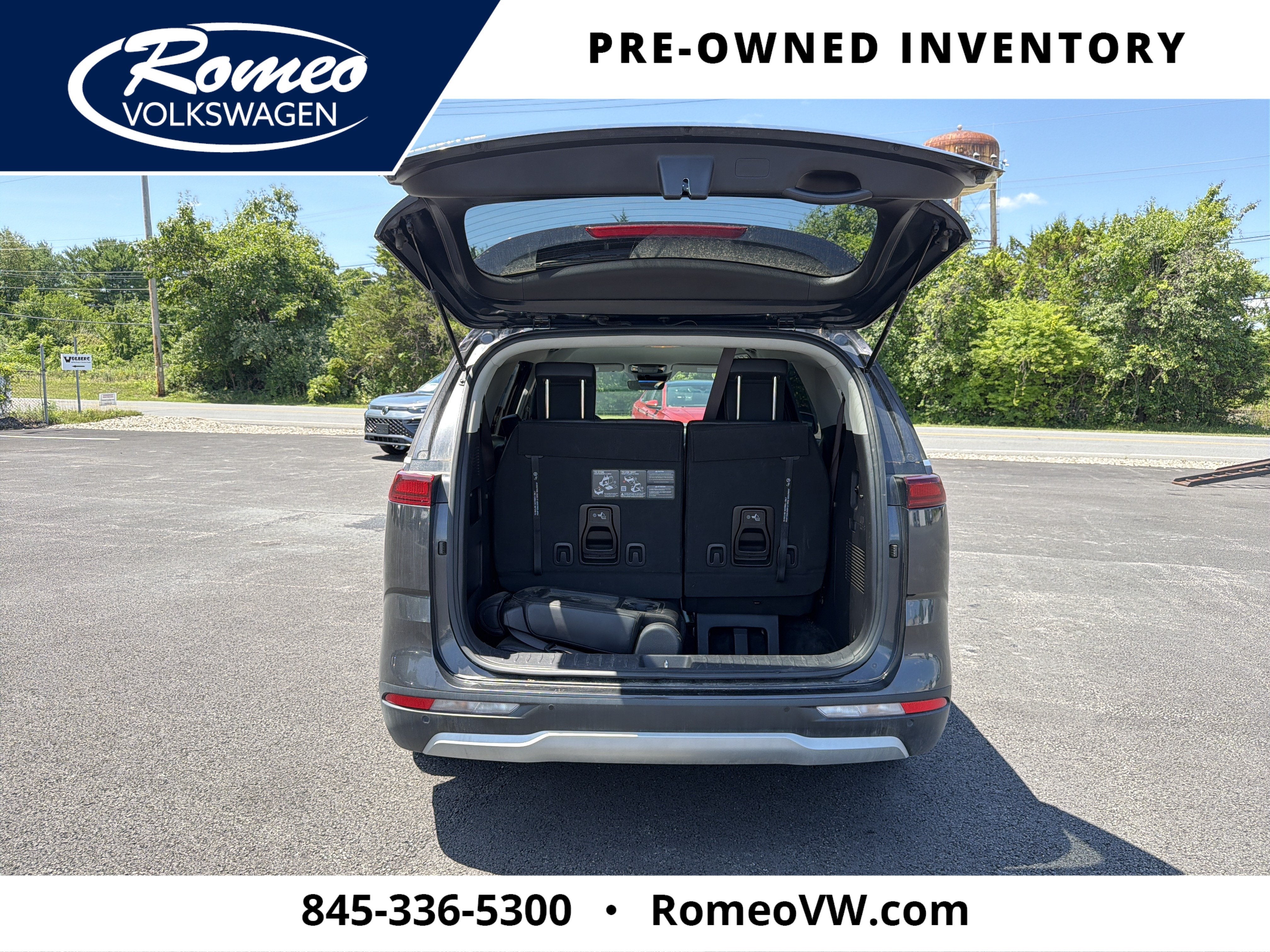2024 Kia Carnival LX