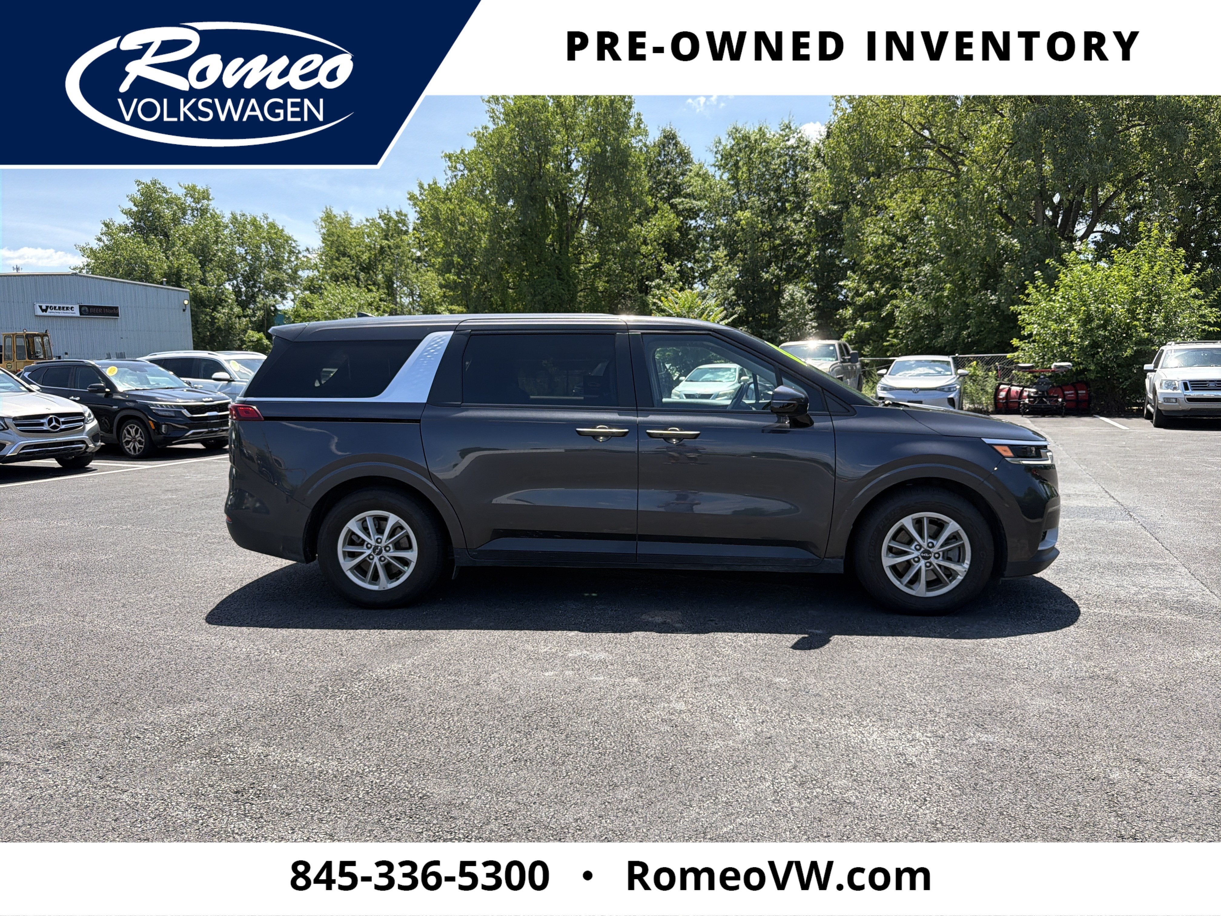 2024 Kia Carnival LX