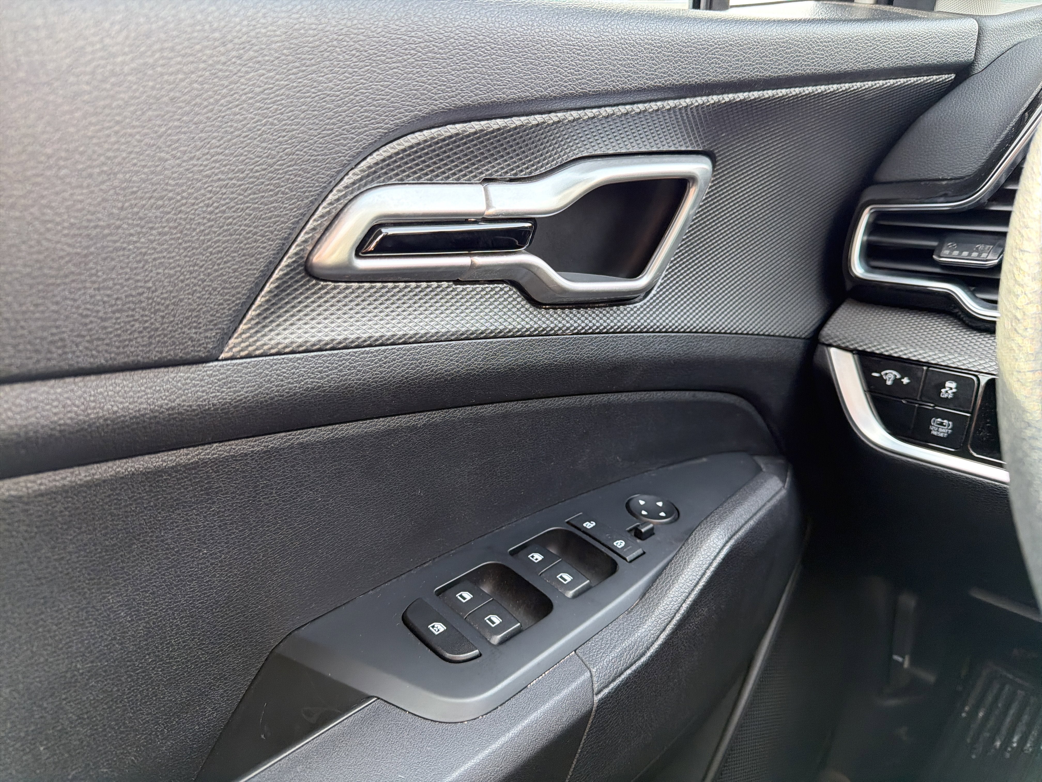 2024 Kia Sportage Hybrid LX