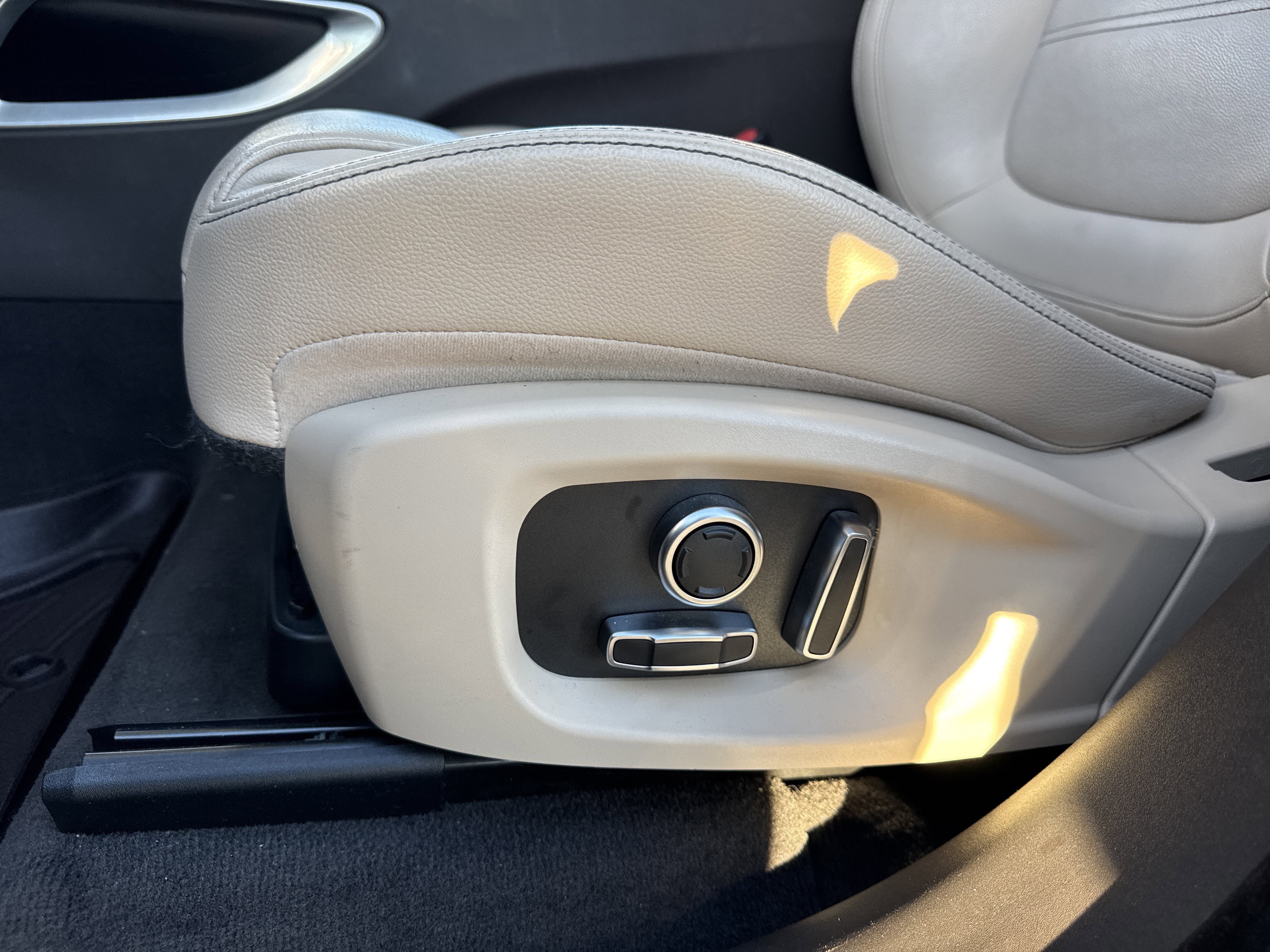 2020 Jaguar F-PACE 25t Prestige