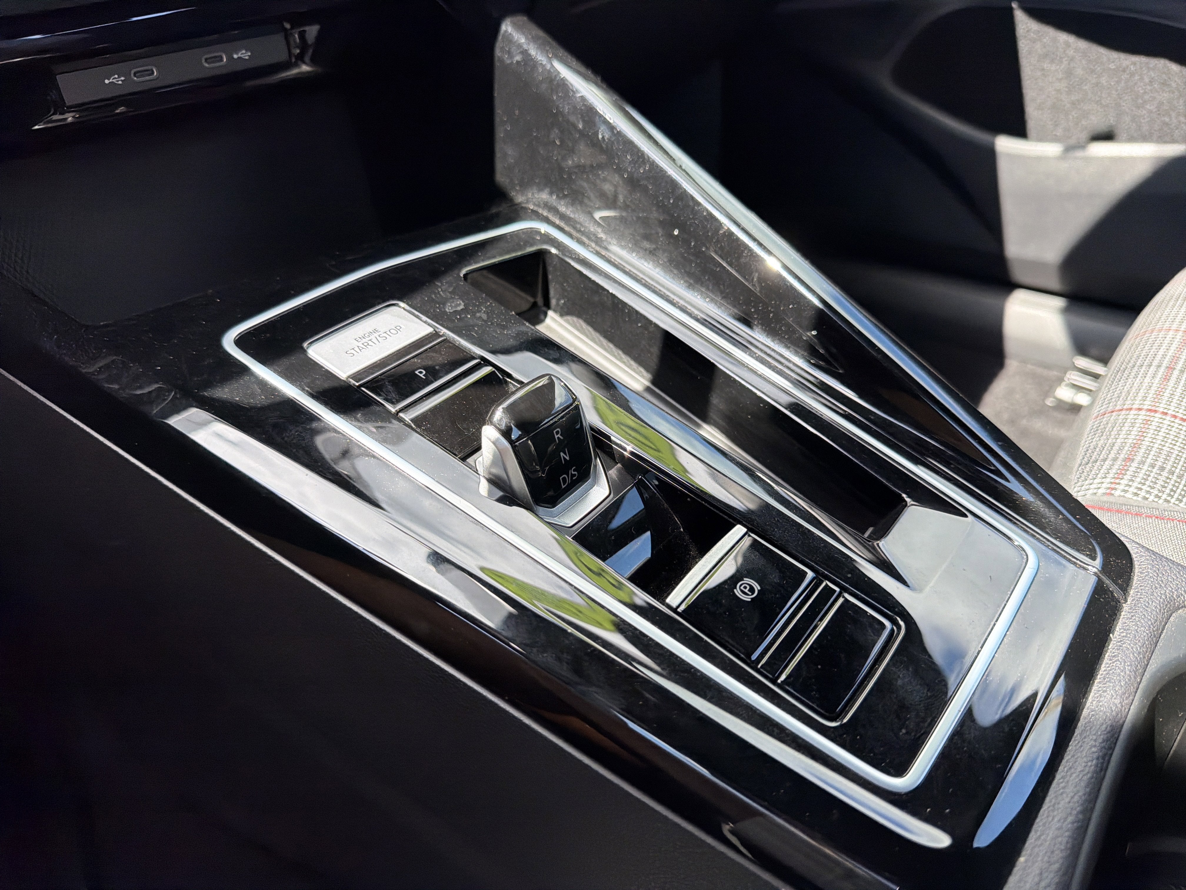 2023 Volkswagen Golf GTI 2.0T 40th Anniversary Edition