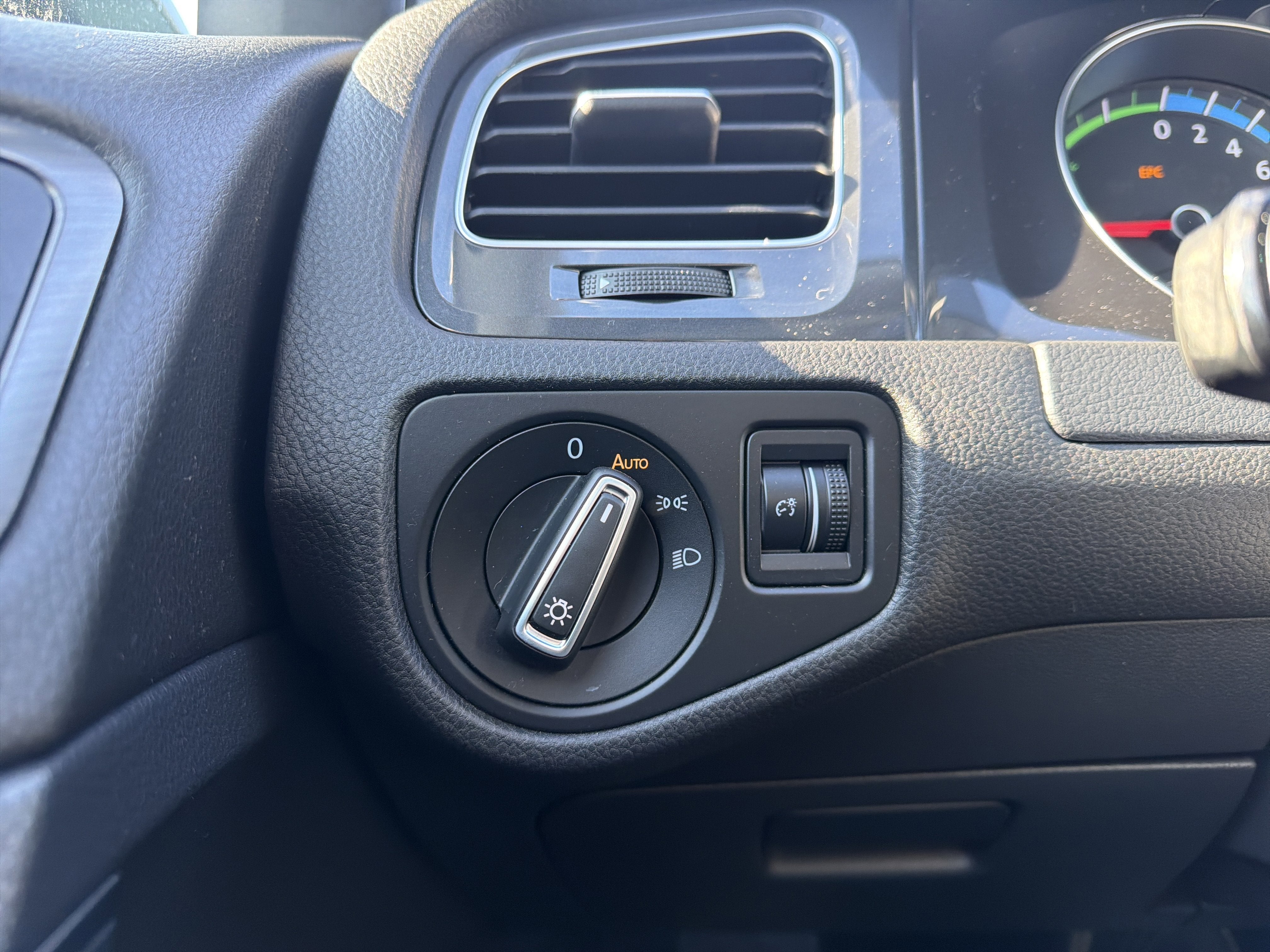 2019 Volkswagen e-Golf SE