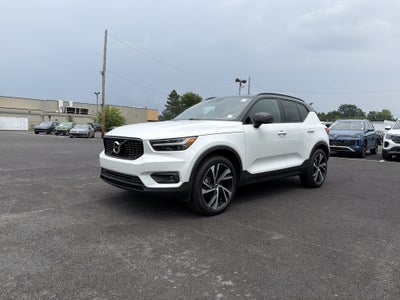 2020 Volvo XC40 R-Design