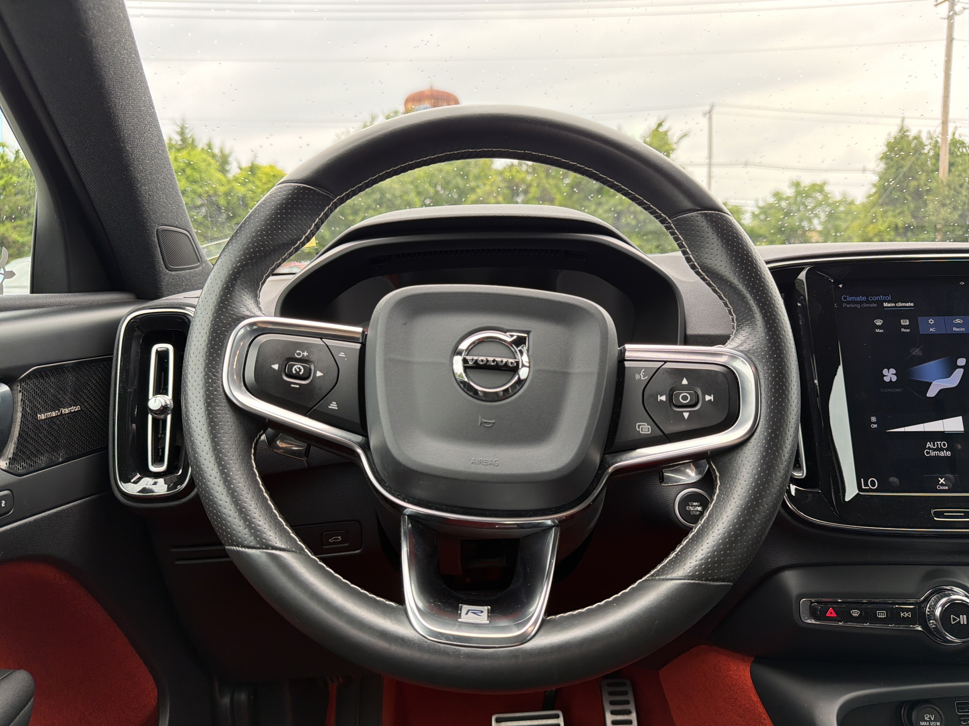 2020 Volvo XC40 R-Design