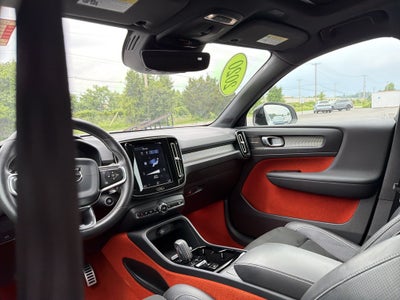 2020 Volvo XC40 R-Design