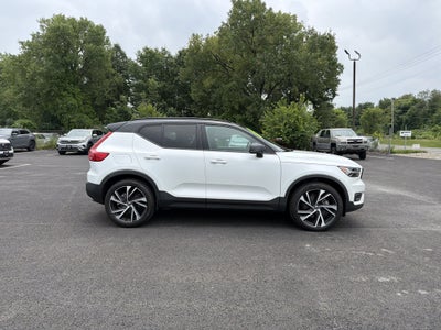 2020 Volvo XC40 R-Design
